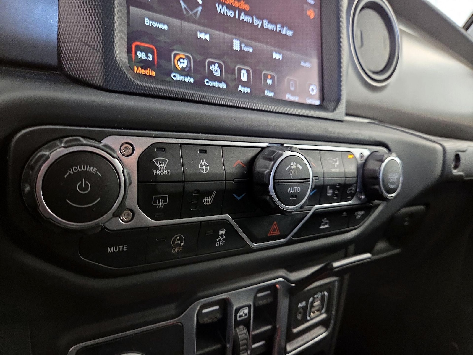 2021 Jeep Gladiator Sport S - Photo 17