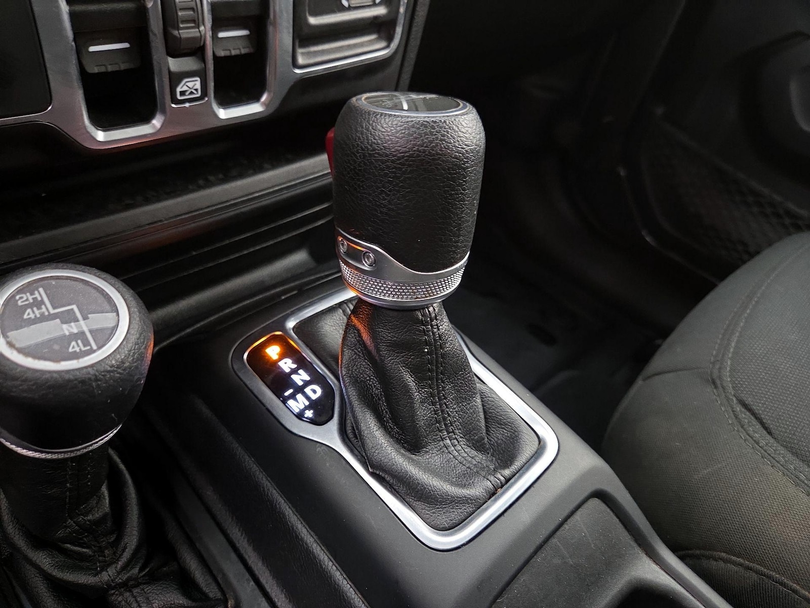 2021 Jeep Gladiator Sport S - Photo 18