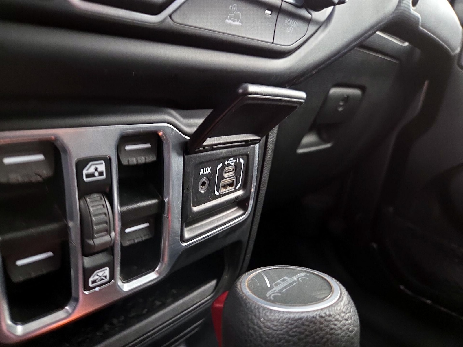 2021 Jeep Gladiator Sport S - Photo 19