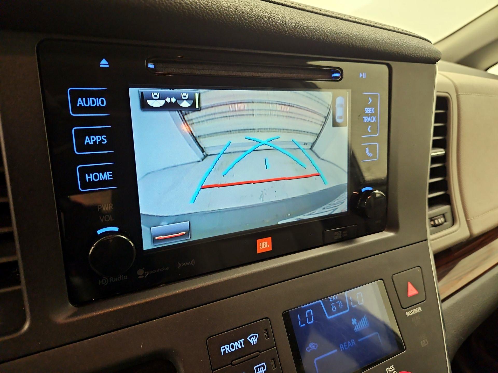 Thumbnail: 2017 Toyota Sienna - 14