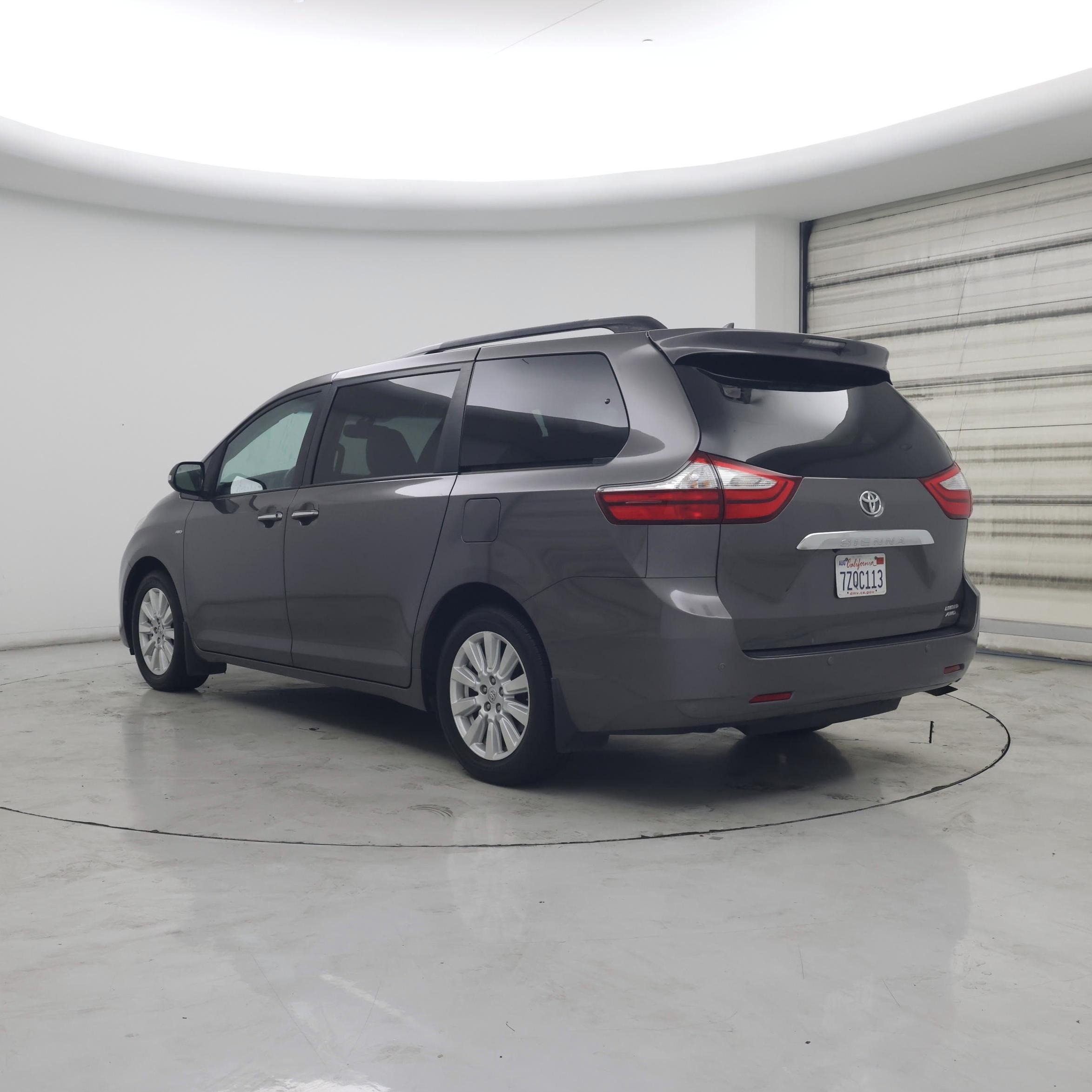 Thumbnail: 2017 Toyota Sienna - 2