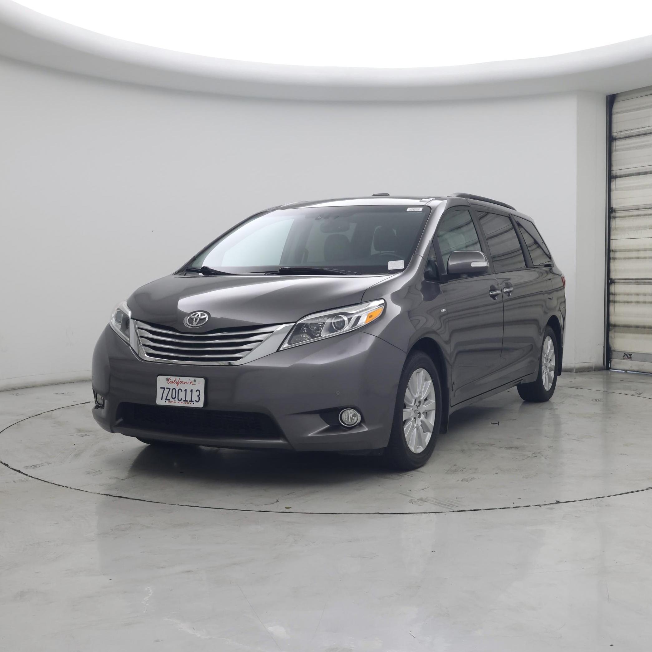 Thumbnail: 2017 Toyota Sienna - 4