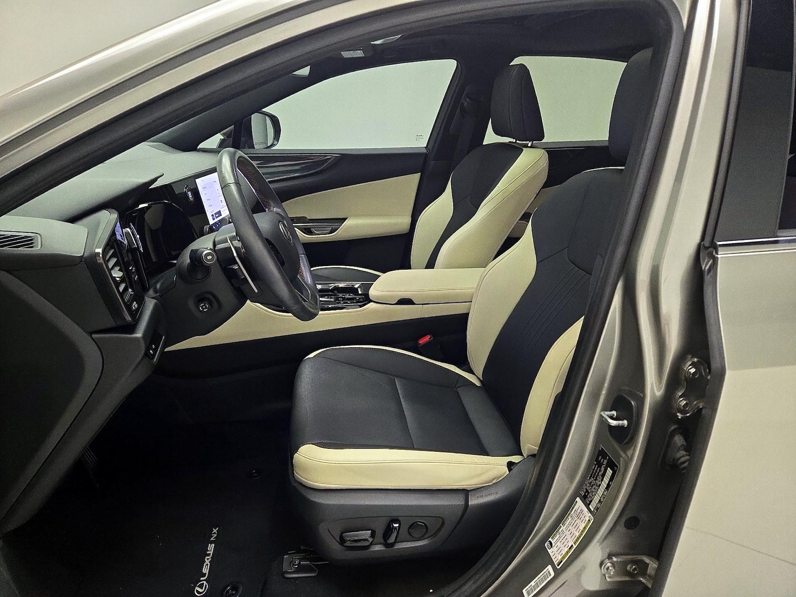 2024 Lexus NX 350 - Photo 10