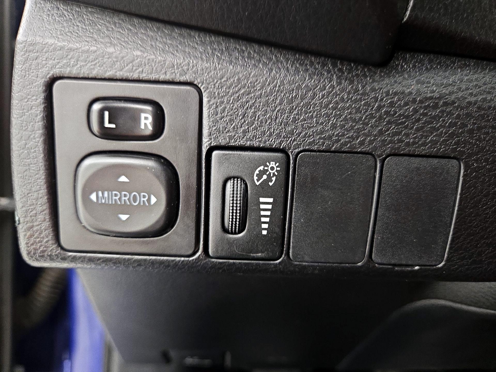 Thumbnail: 2015 Toyota Corolla - 13