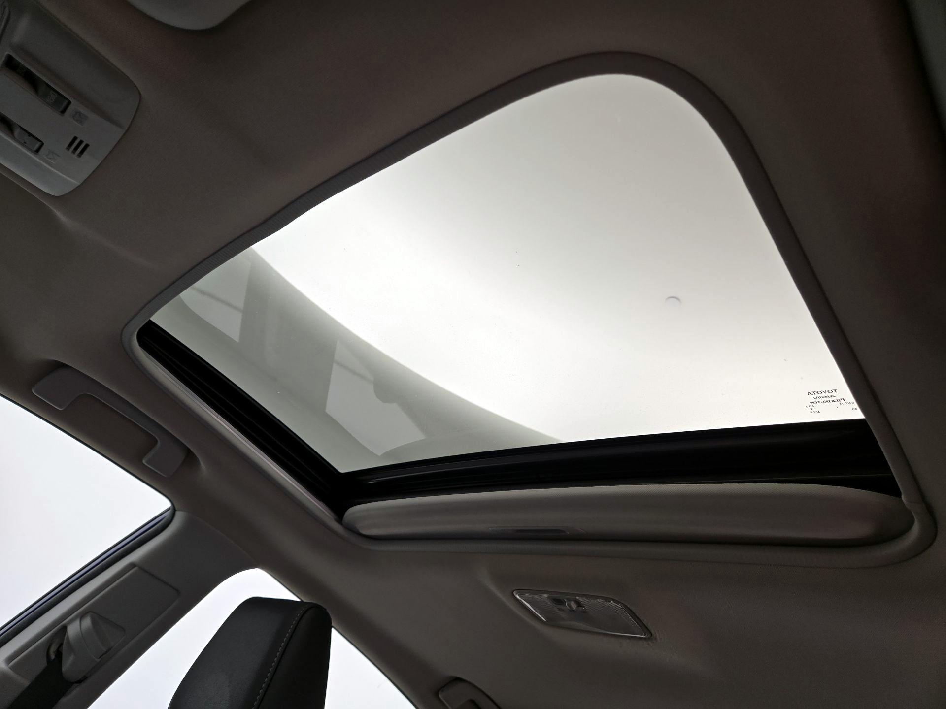 Thumbnail: 2015 Toyota Corolla - 19