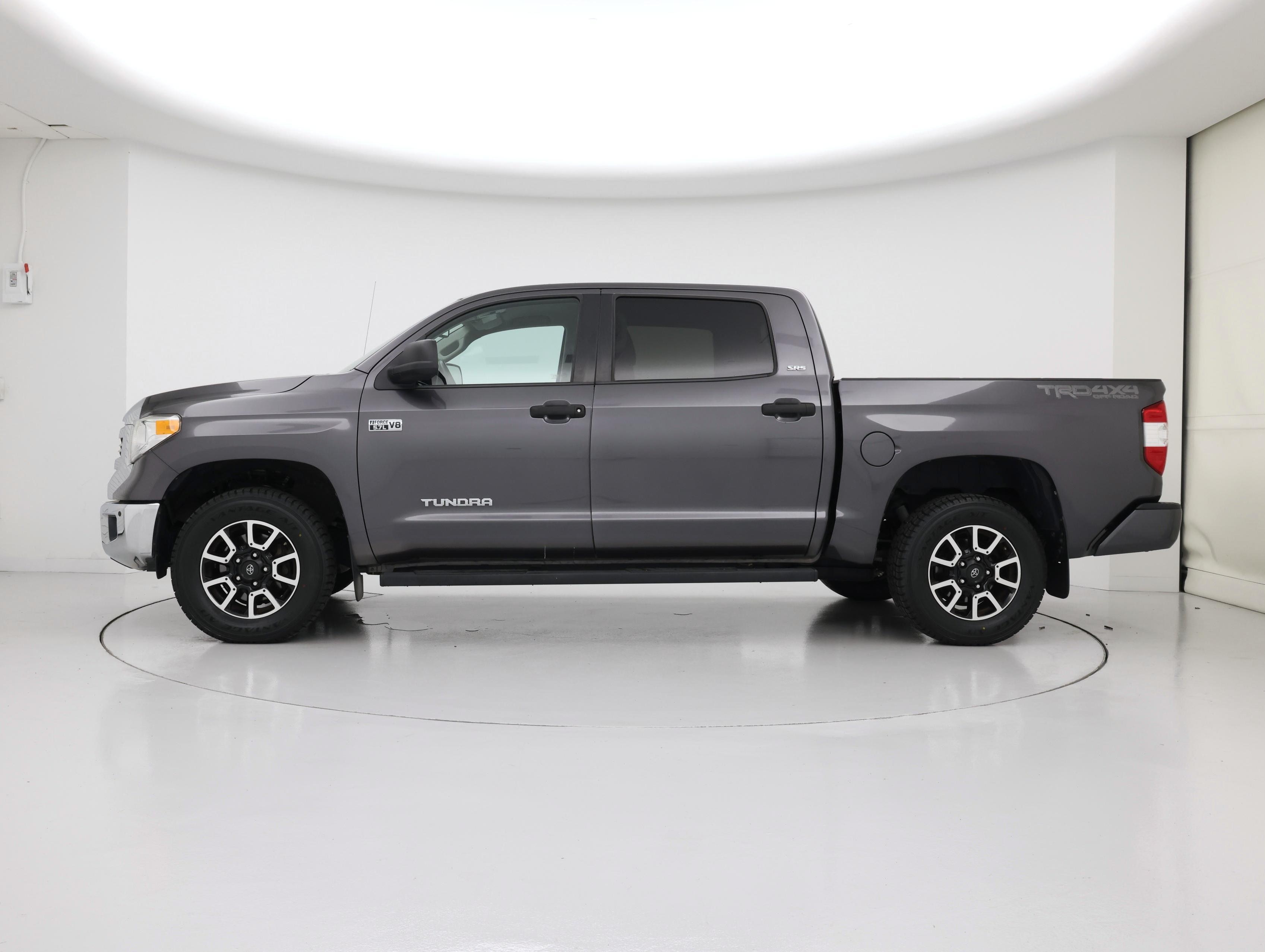 Thumbnail: 2017 Toyota Tundra - 3