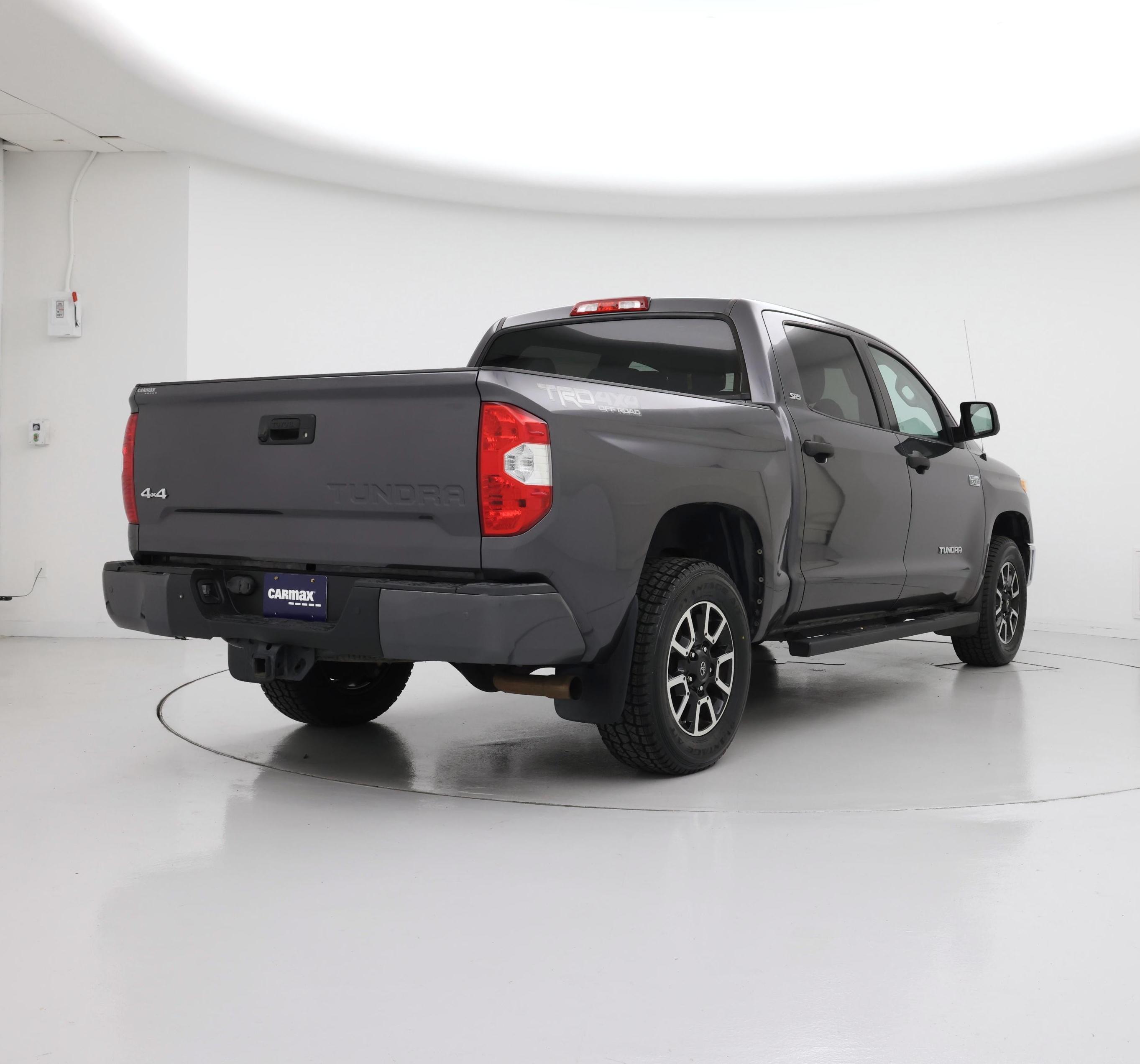 Thumbnail: 2017 Toyota Tundra - 8