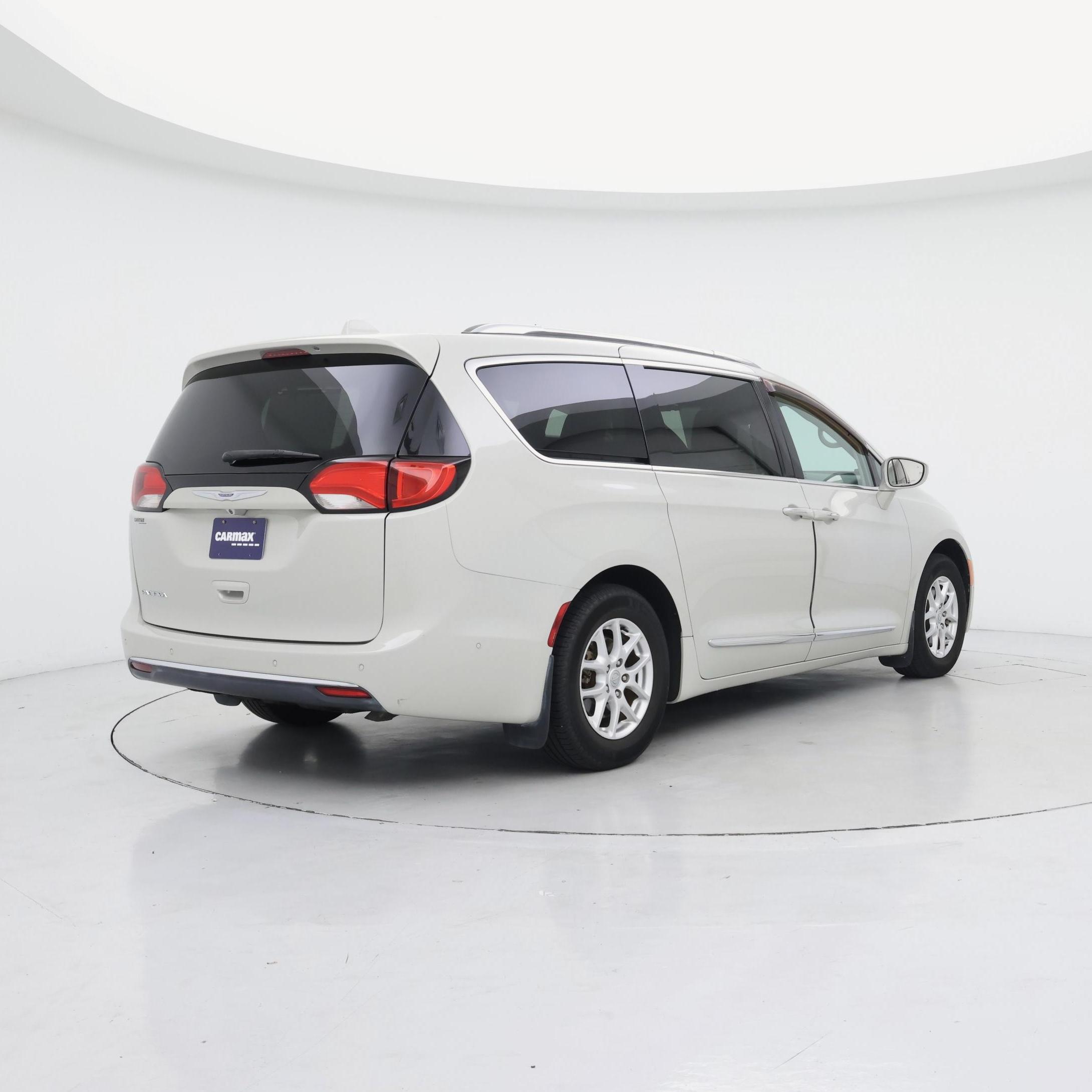 Thumbnail: 2020 Chrysler Pacifica - 8