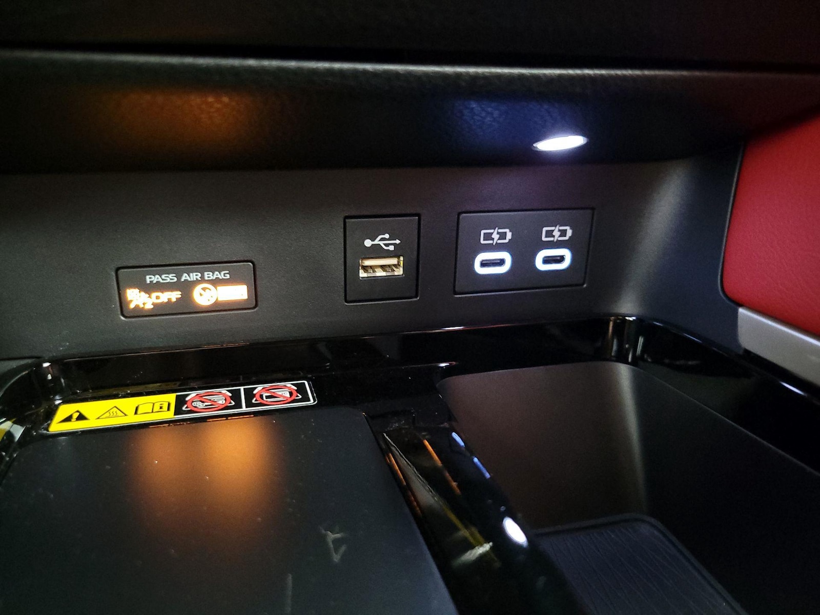 2025 Toyota Camry XSE - Photo 19