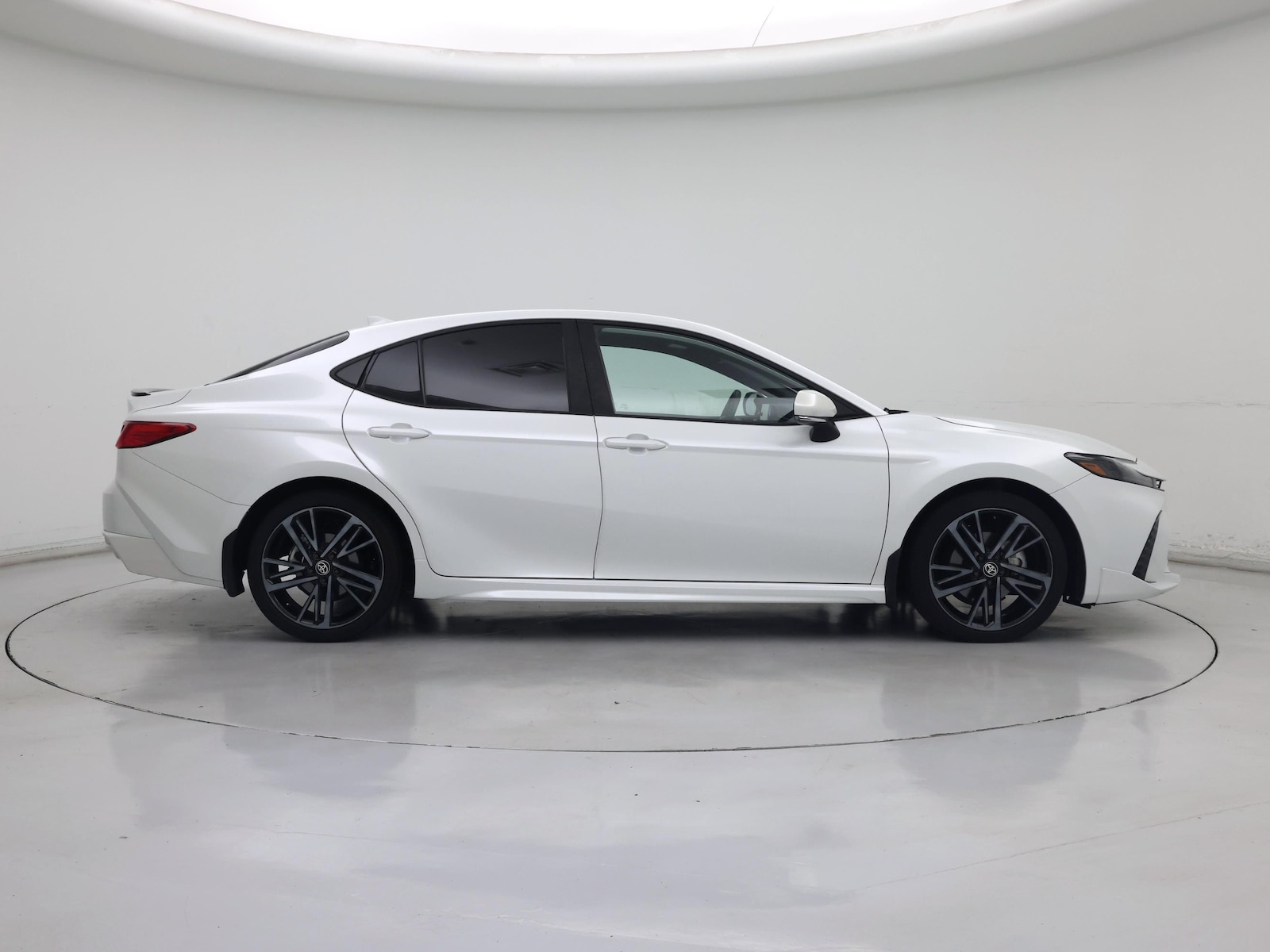 2025 Toyota Camry XSE - Photo 8