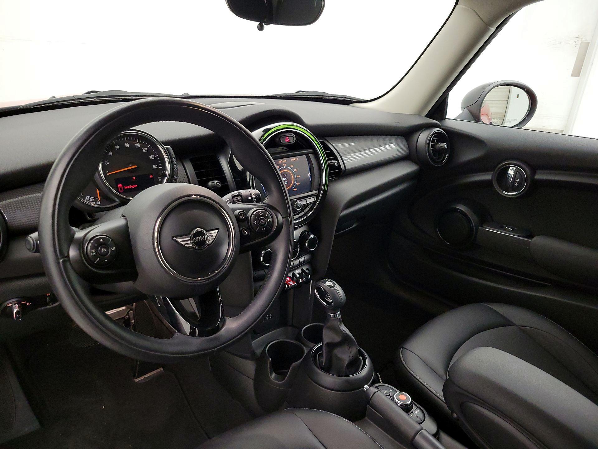 Thumbnail: 2017 MINI Cooper Hardtop - 9