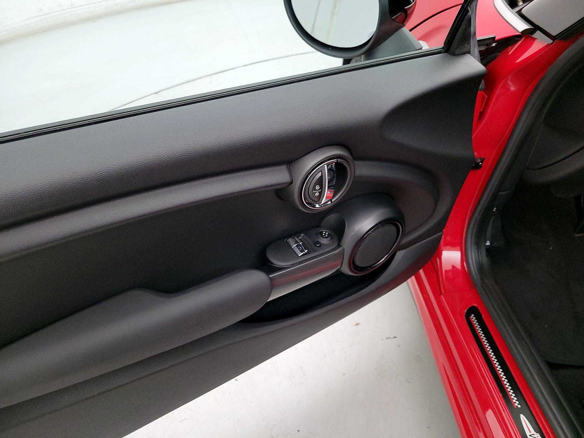 Thumbnail: 2017 MINI Cooper Hardtop - 12