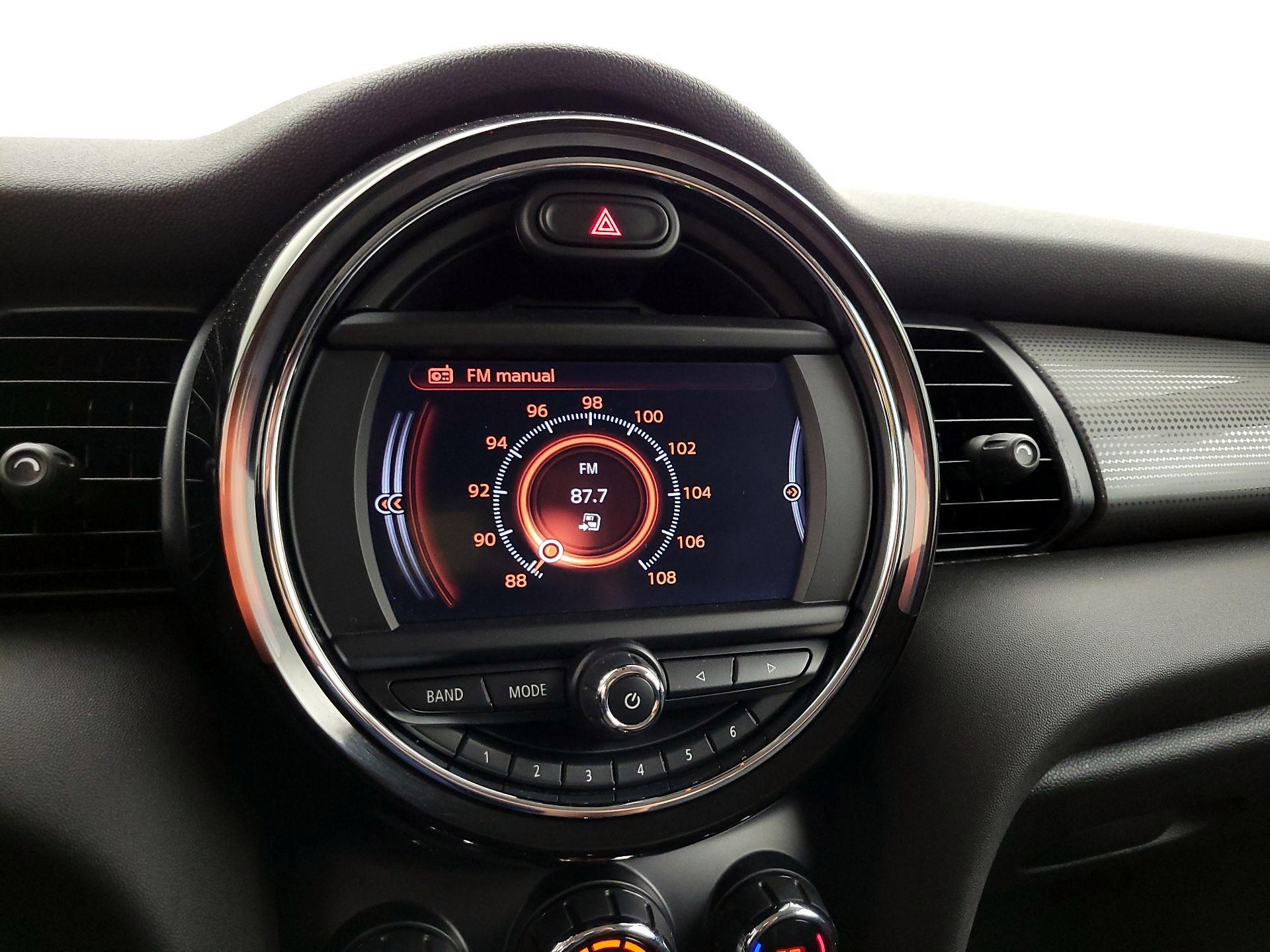 Thumbnail: 2017 MINI Cooper Hardtop - 15