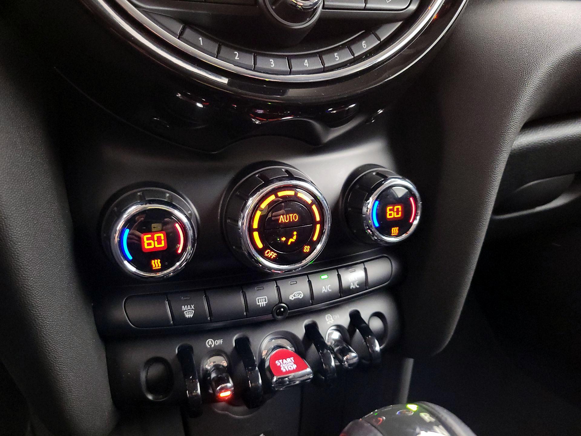Thumbnail: 2017 MINI Cooper Hardtop - 16