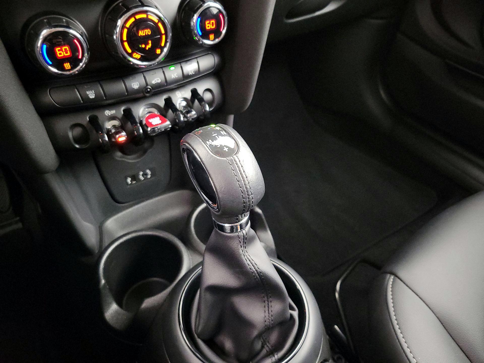 Thumbnail: 2017 MINI Cooper Hardtop - 17