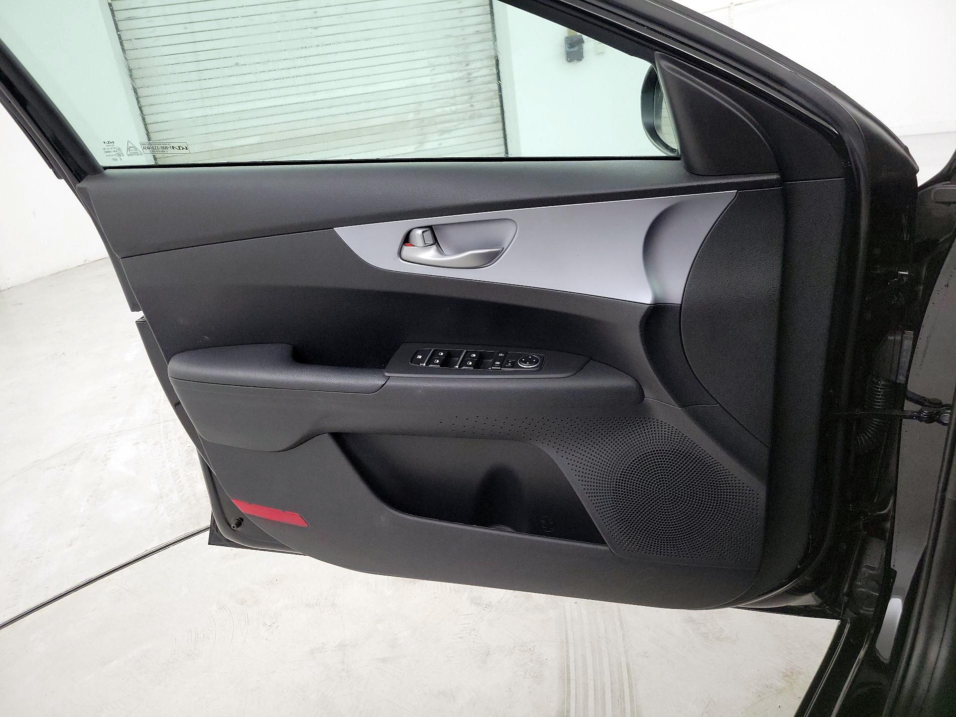 Thumbnail: 2023 Kia Forte - 12