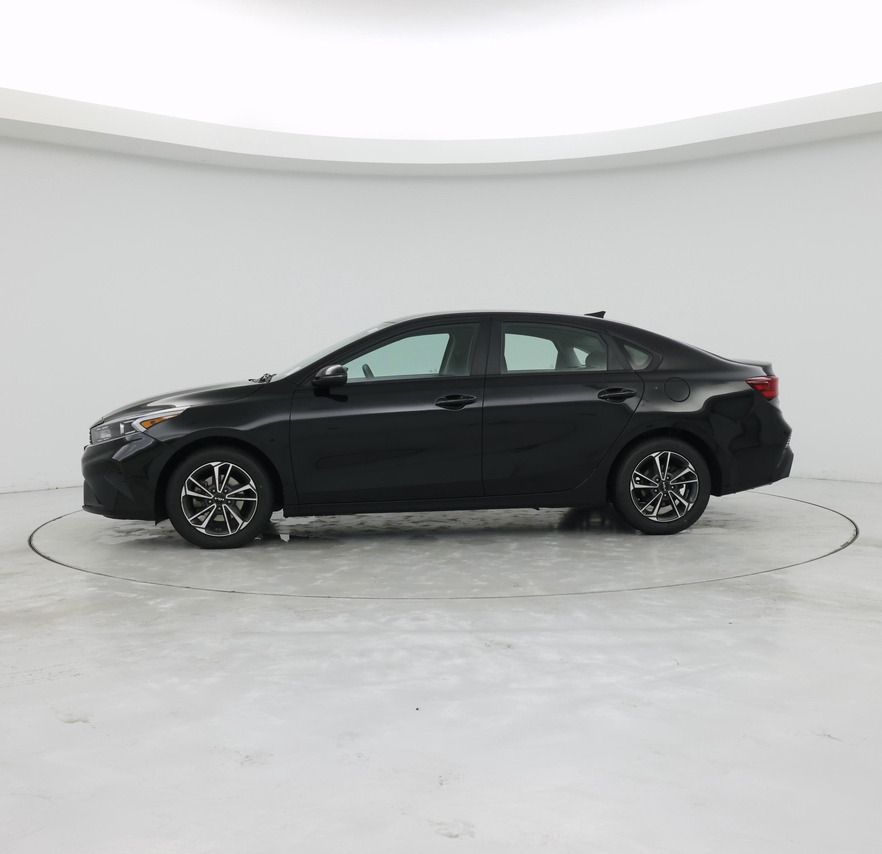 Thumbnail: 2023 Kia Forte - 3