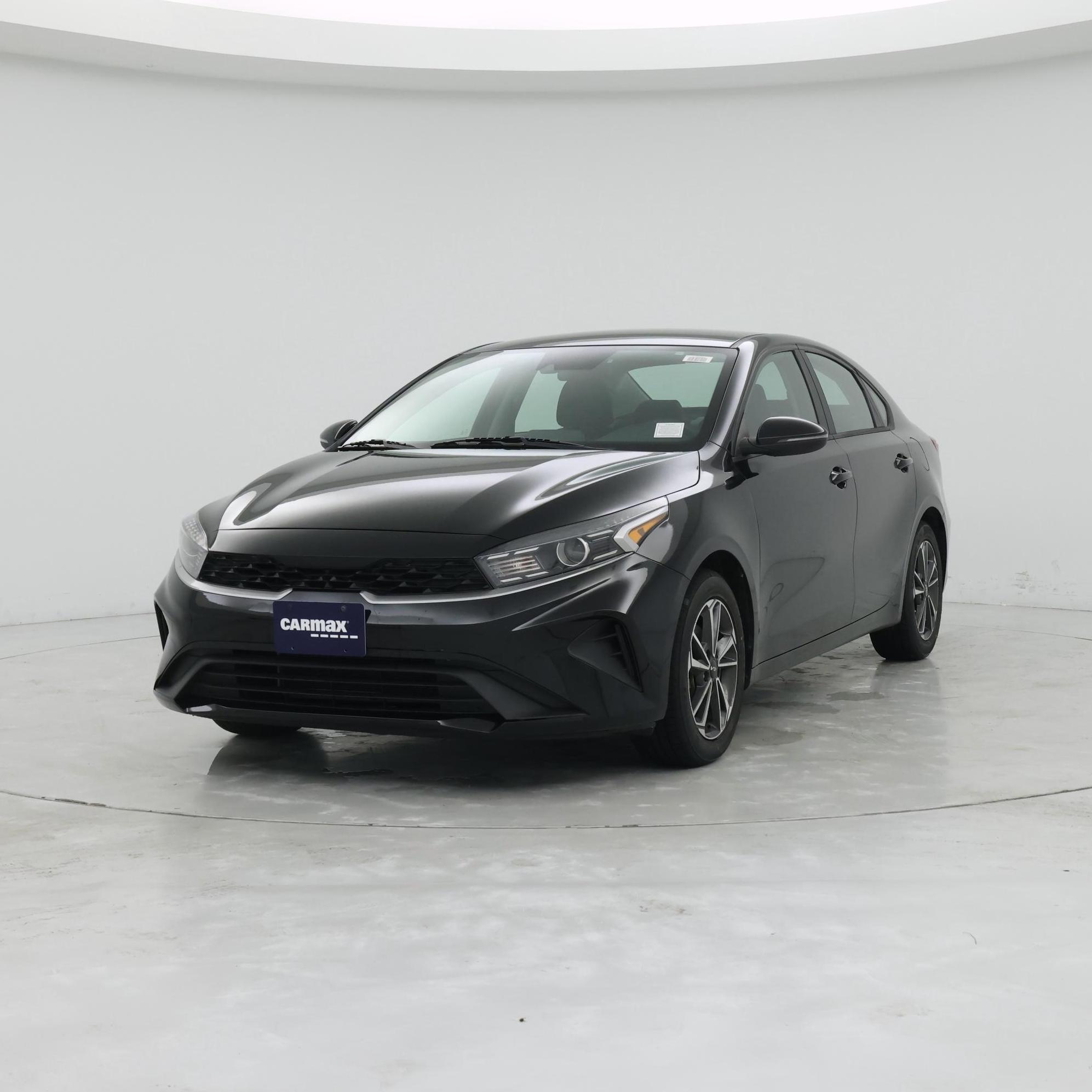 Thumbnail: 2023 Kia Forte - 4