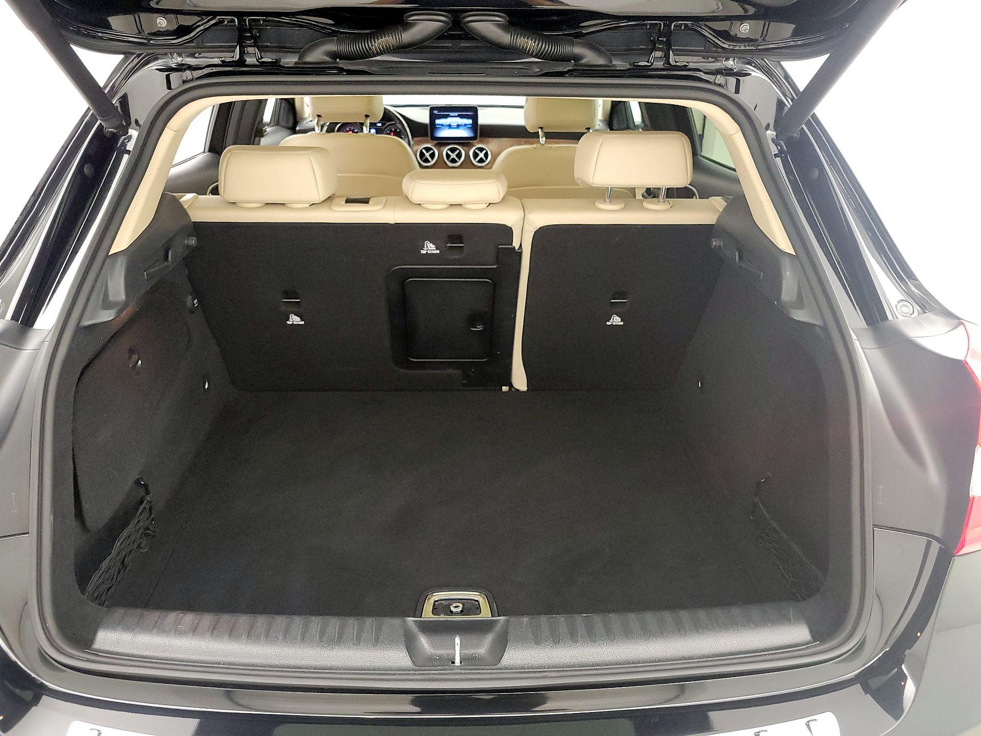 Thumbnail: 2018 Mercedes-Benz GLA - 20