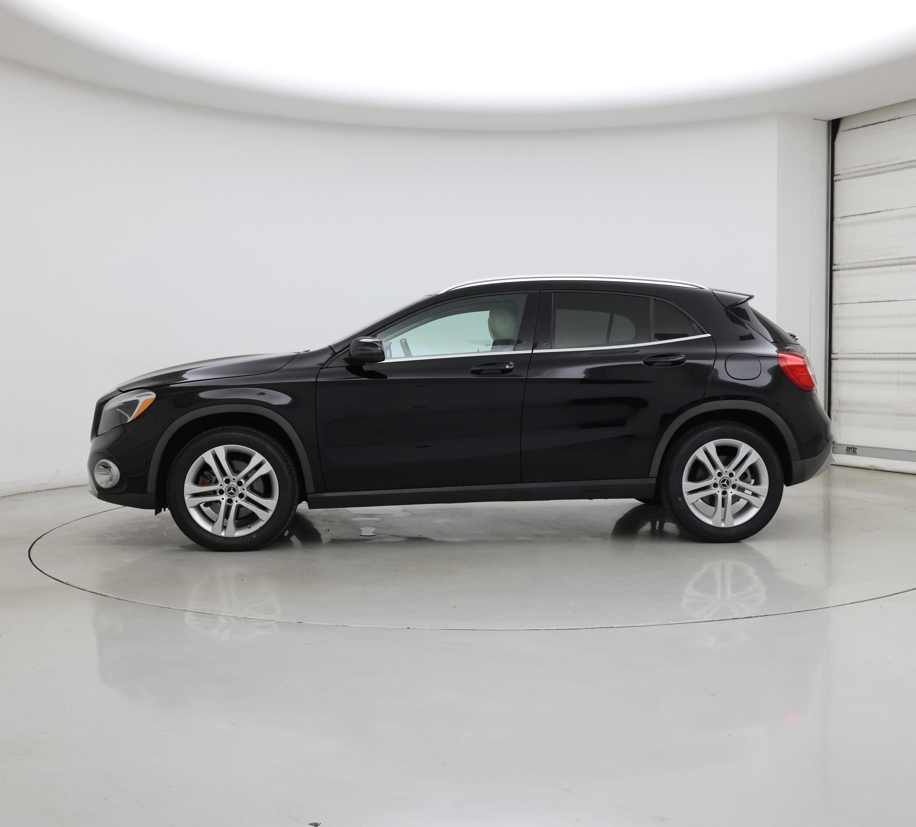 Thumbnail: 2018 Mercedes-Benz GLA - 3