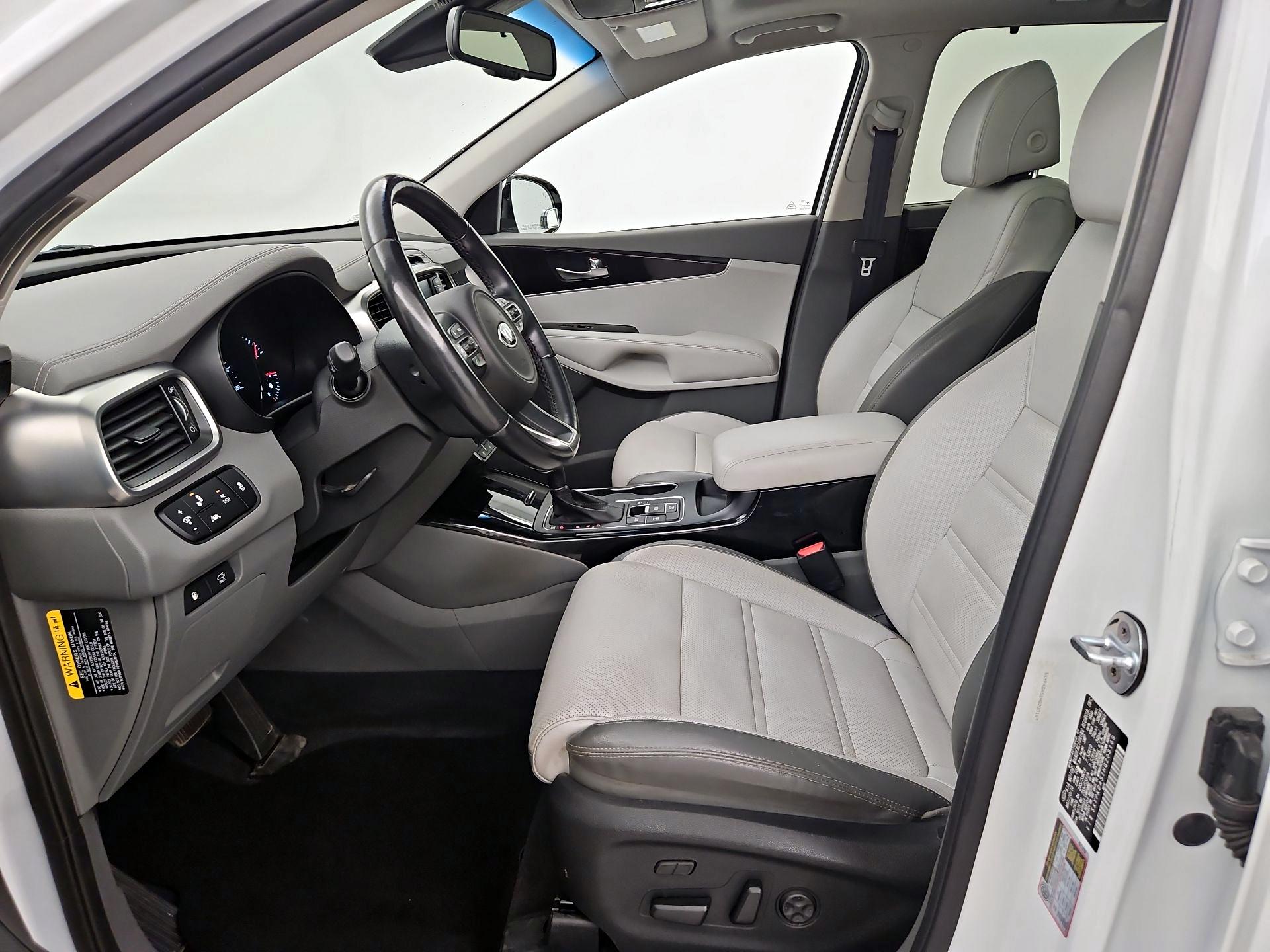 Thumbnail: 2017 Kia Sorento - 11