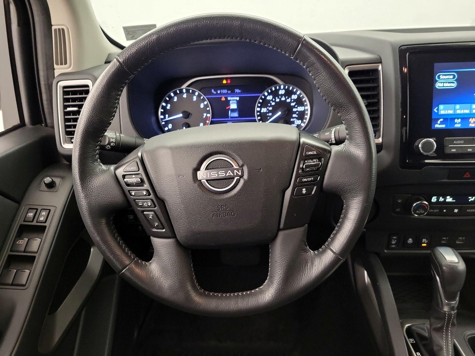 2022 Nissan Frontier SV - Photo 11