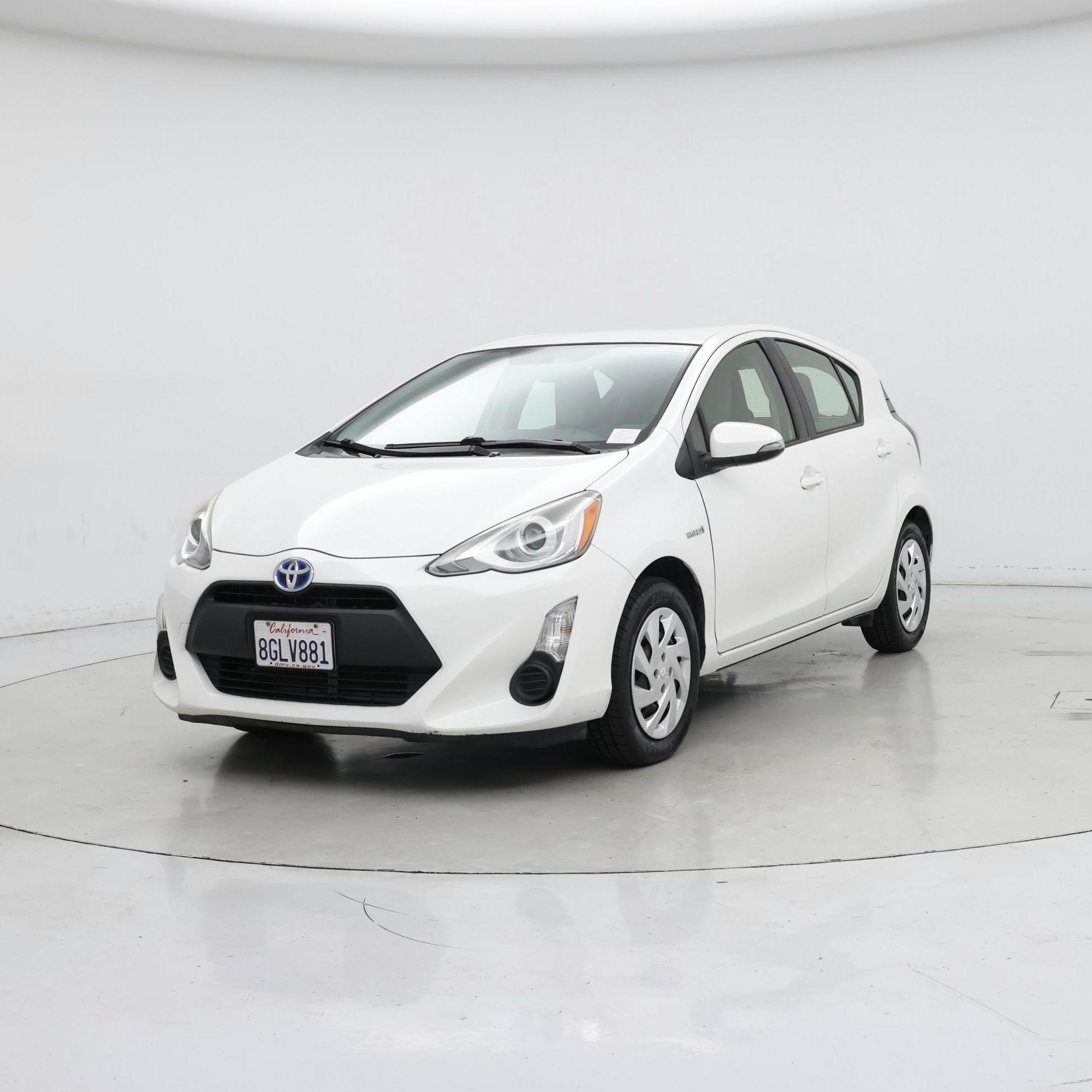 Thumbnail: 2015 Toyota Prius c - 4