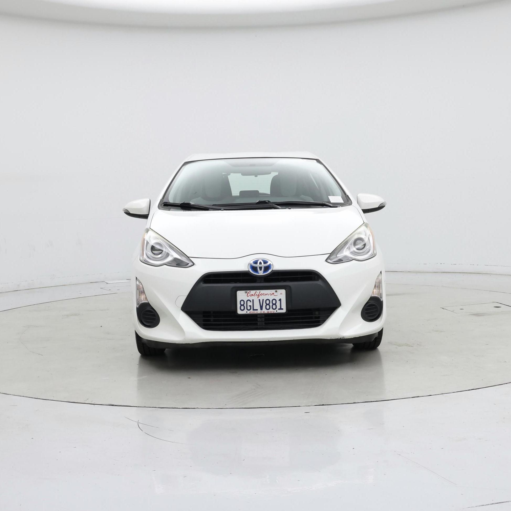 Thumbnail: 2015 Toyota Prius c - 5