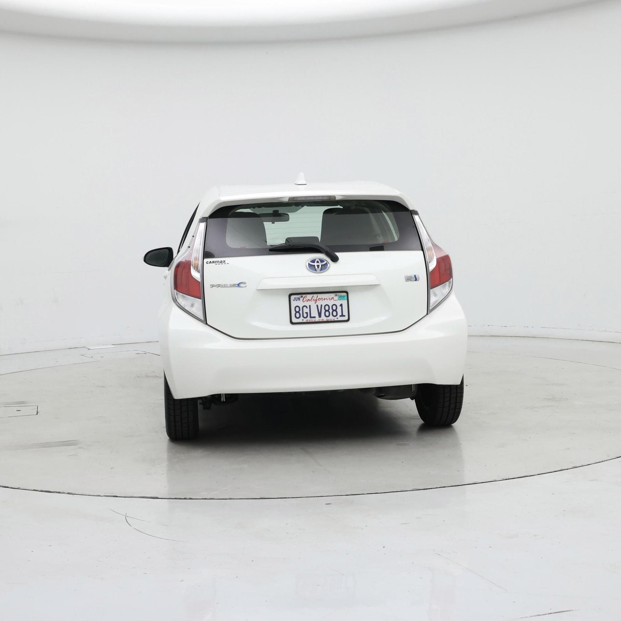 Thumbnail: 2015 Toyota Prius c - 6