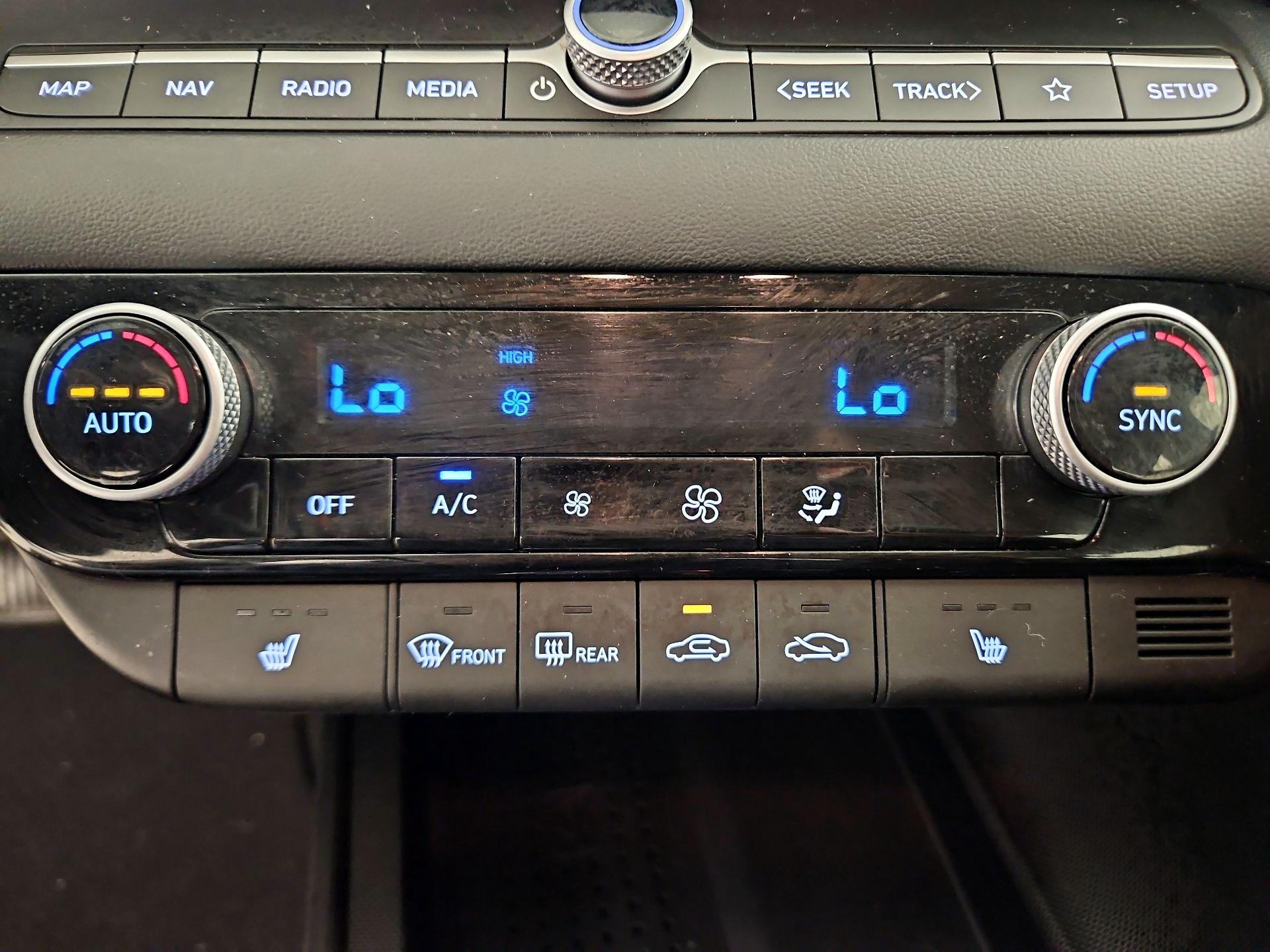 Thumbnail: 2023 Hyundai Elantra - 17