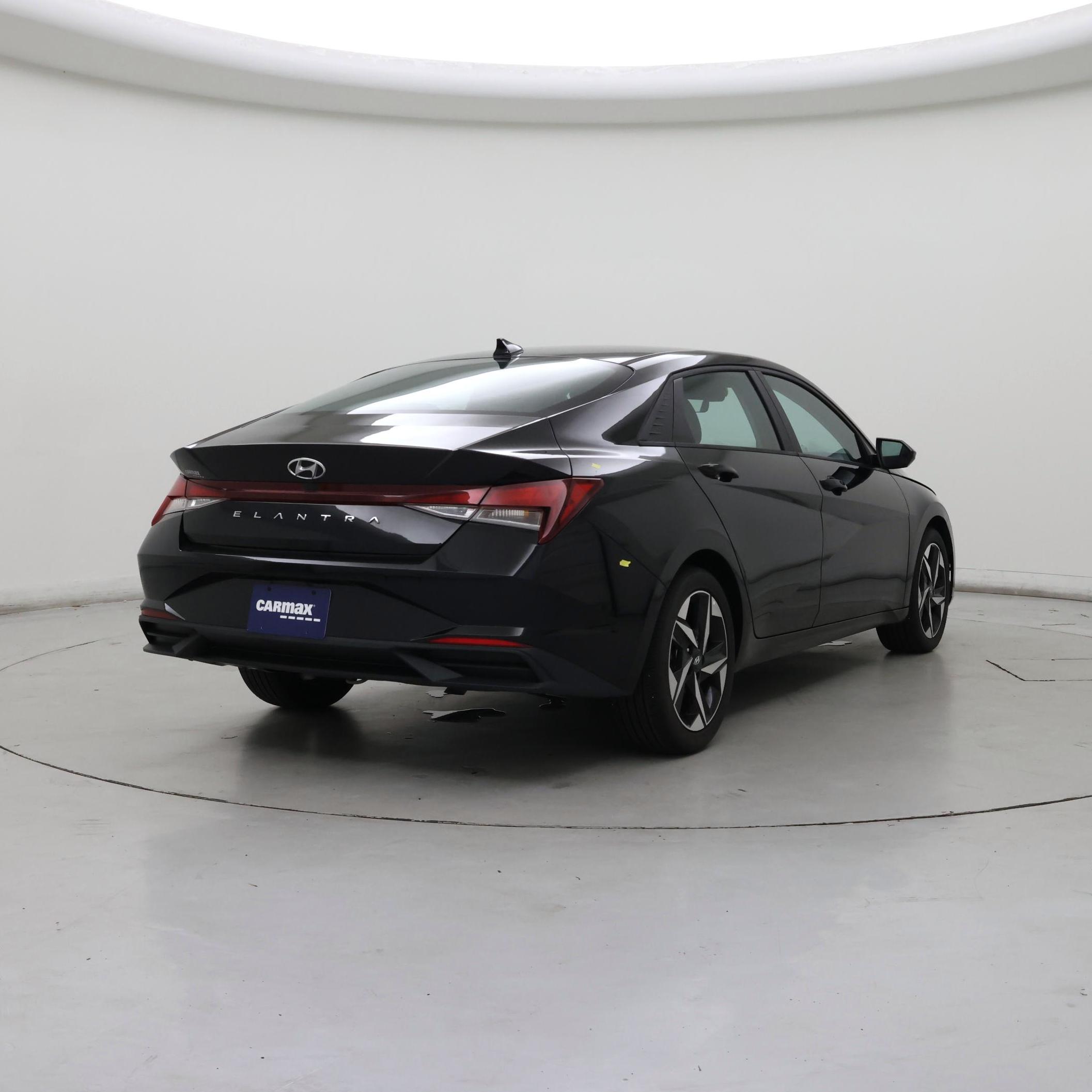 Thumbnail: 2023 Hyundai Elantra - 8