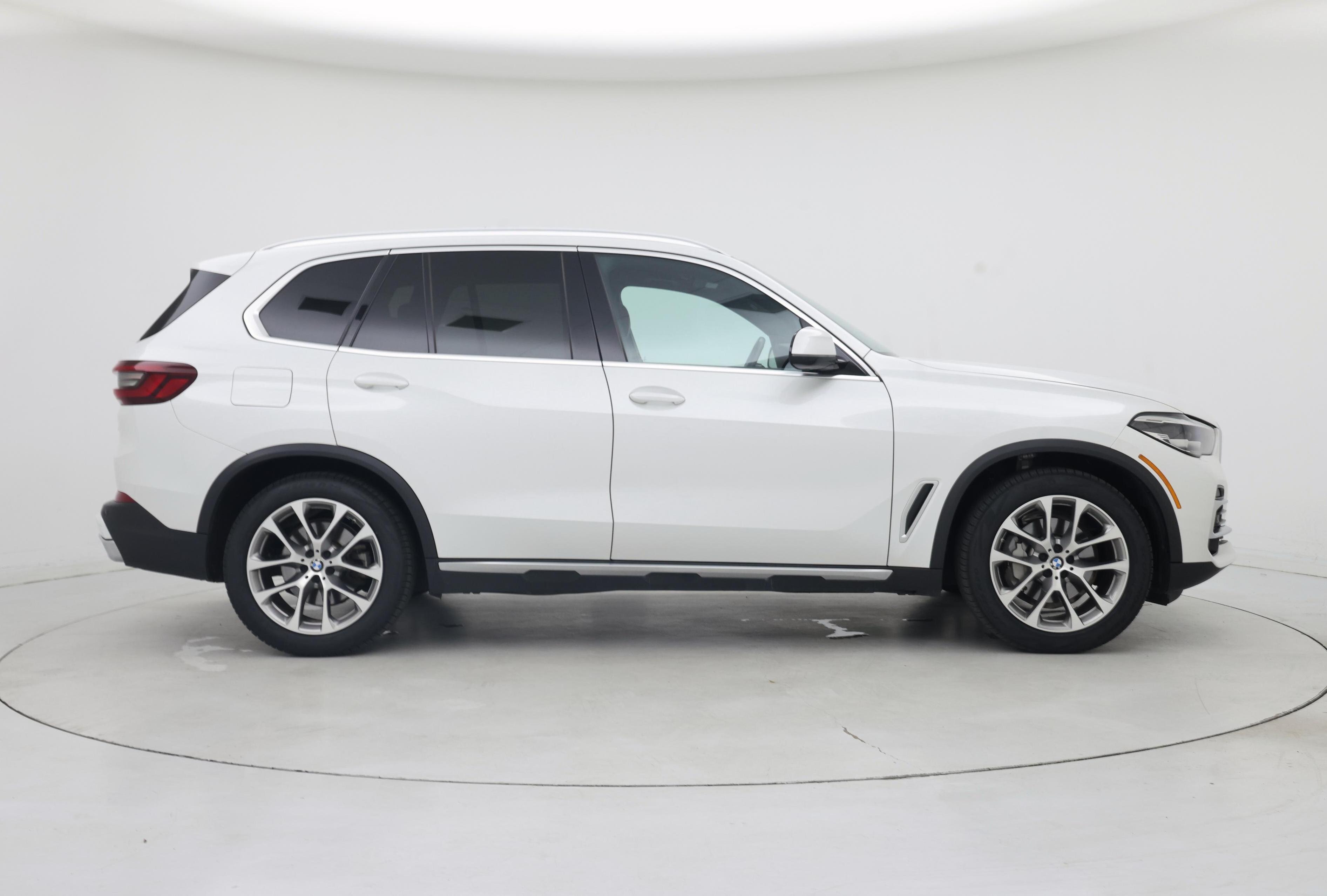 Thumbnail: 2023 BMW X5 - 7