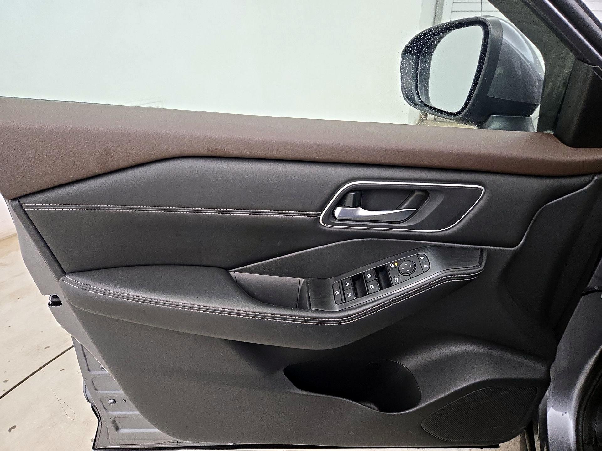 Thumbnail: 2021 Nissan Rogue - 12