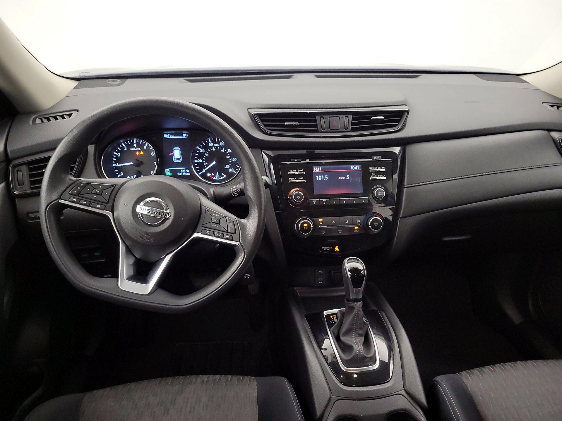Thumbnail: 2017 Nissan Rogue - 9