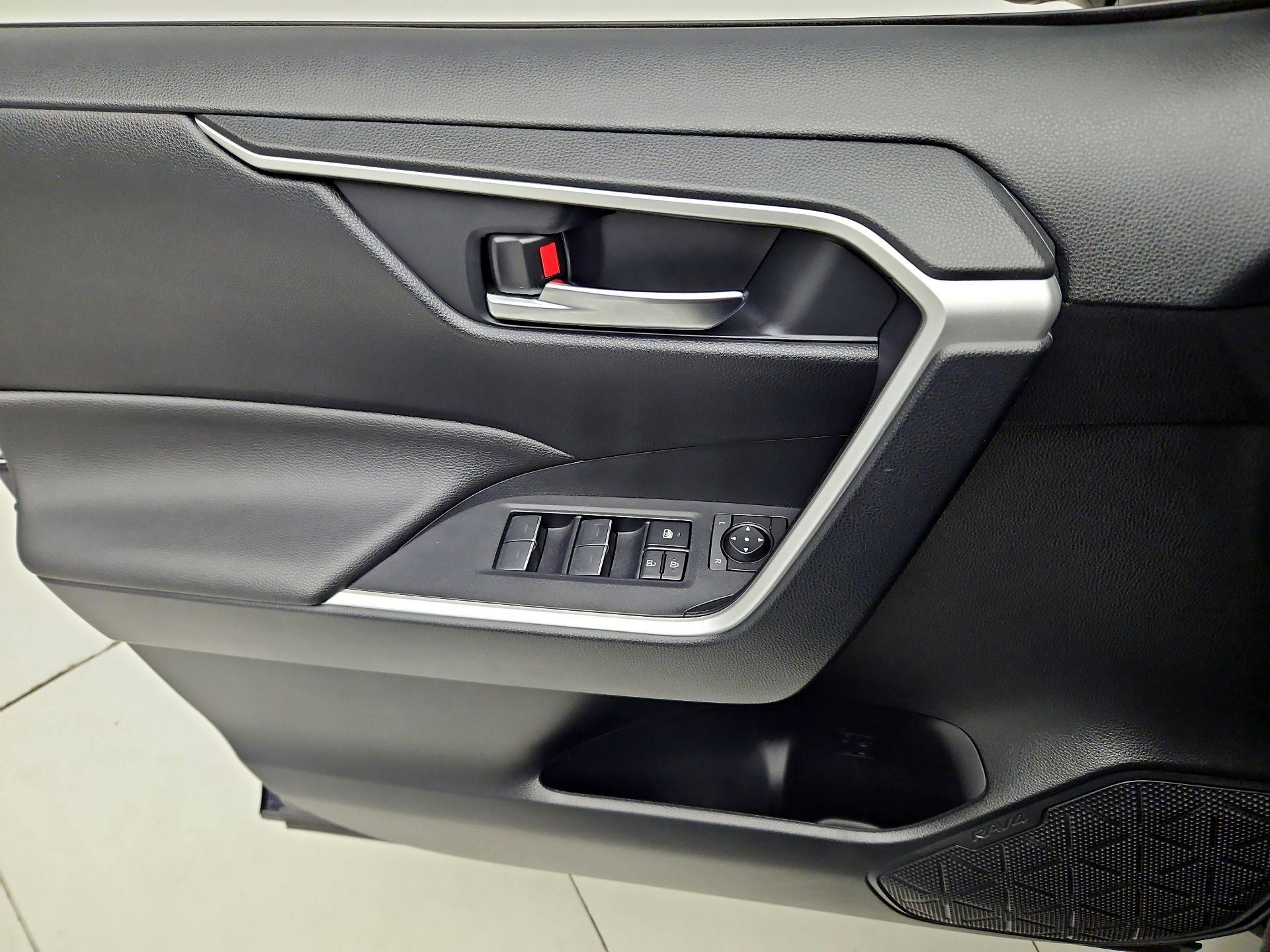 Thumbnail: 2023 Toyota RAV4 - 12