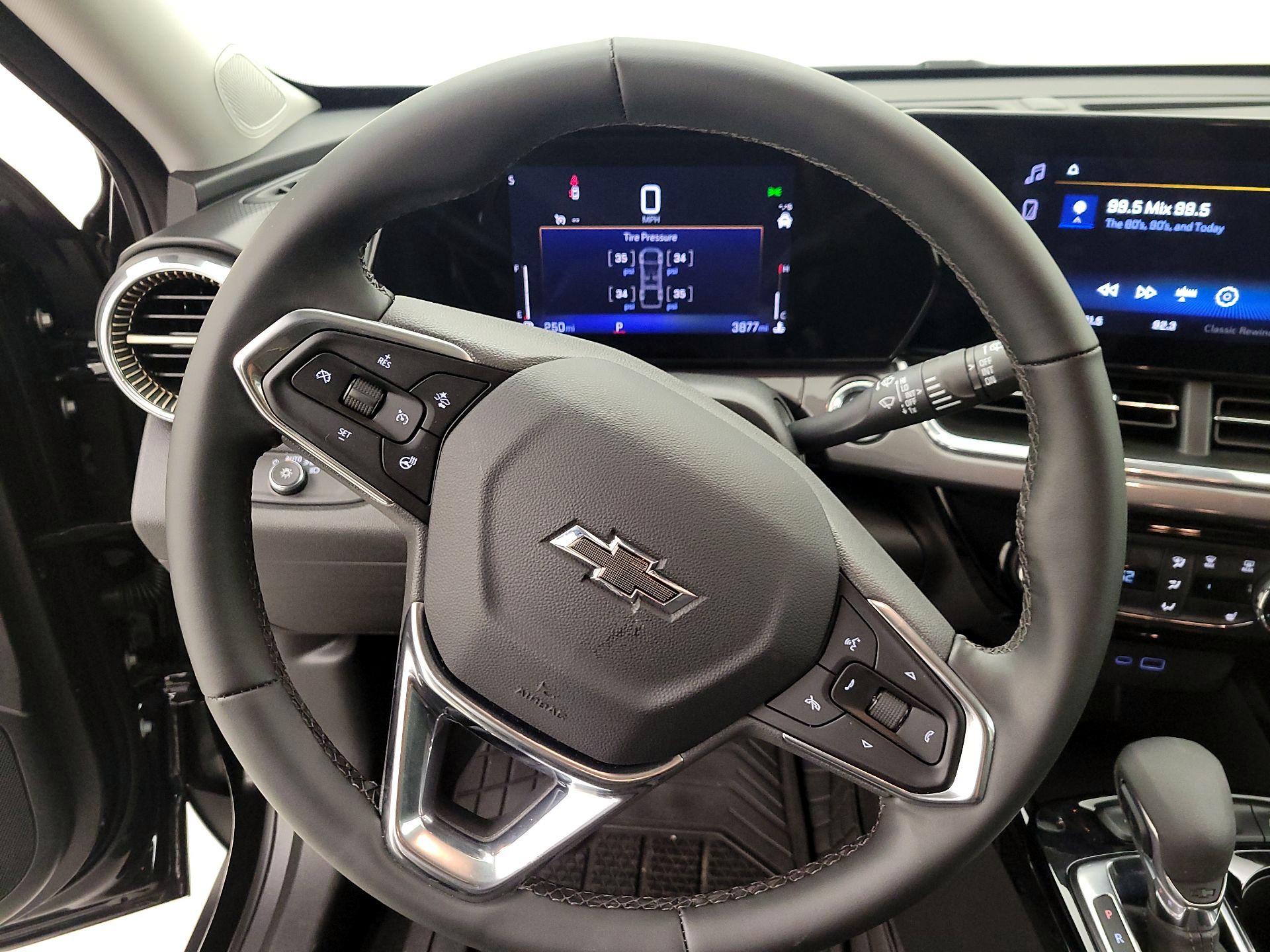 Thumbnail: 2025 Chevrolet Trax - 10