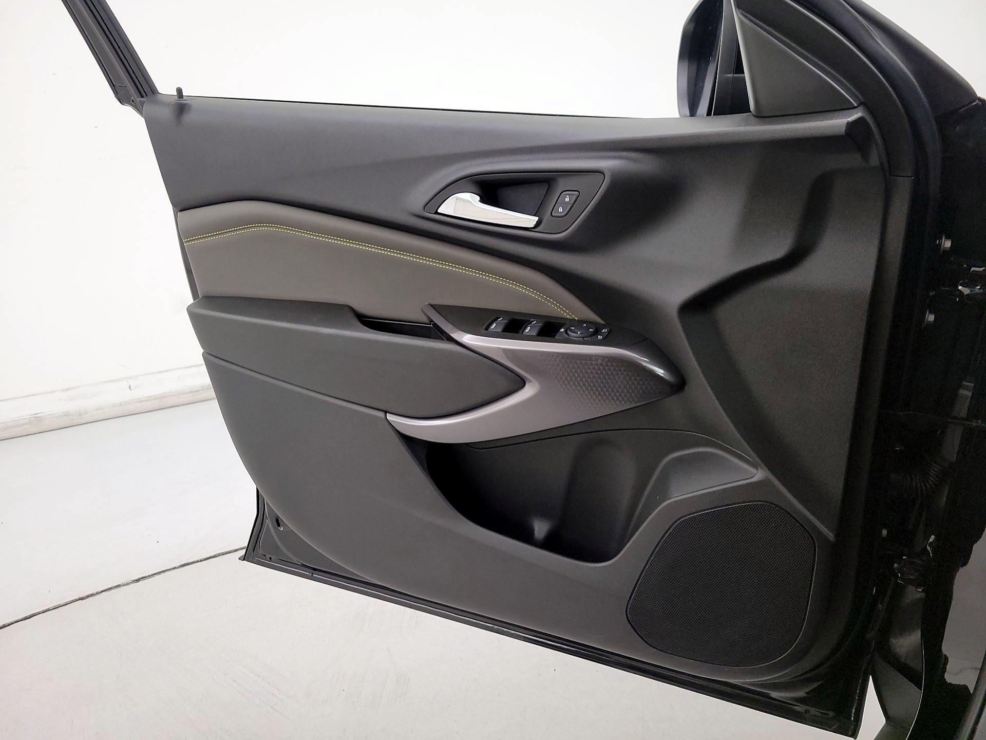 Thumbnail: 2025 Chevrolet Trax - 12
