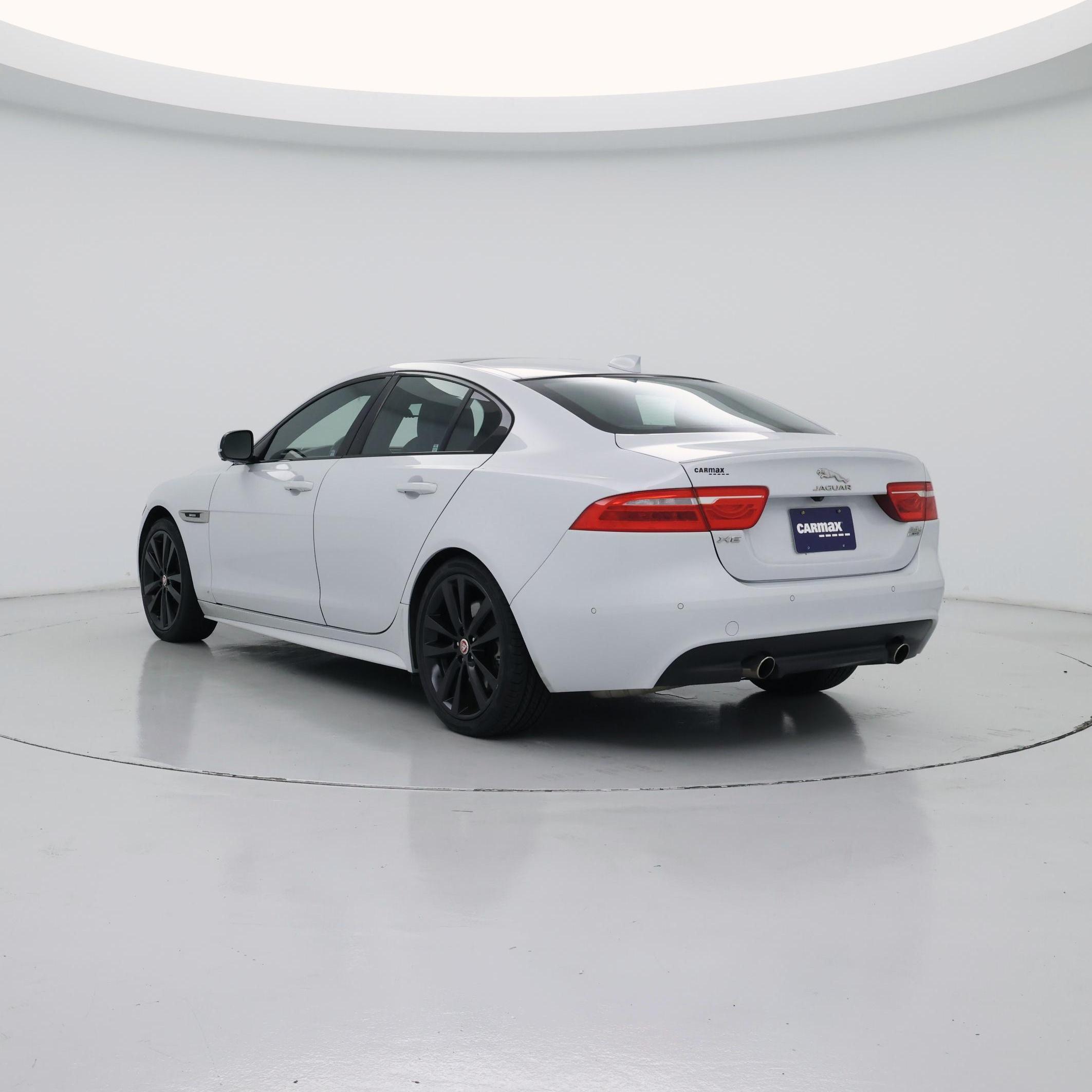 Thumbnail: 2017 Jaguar XE - 2