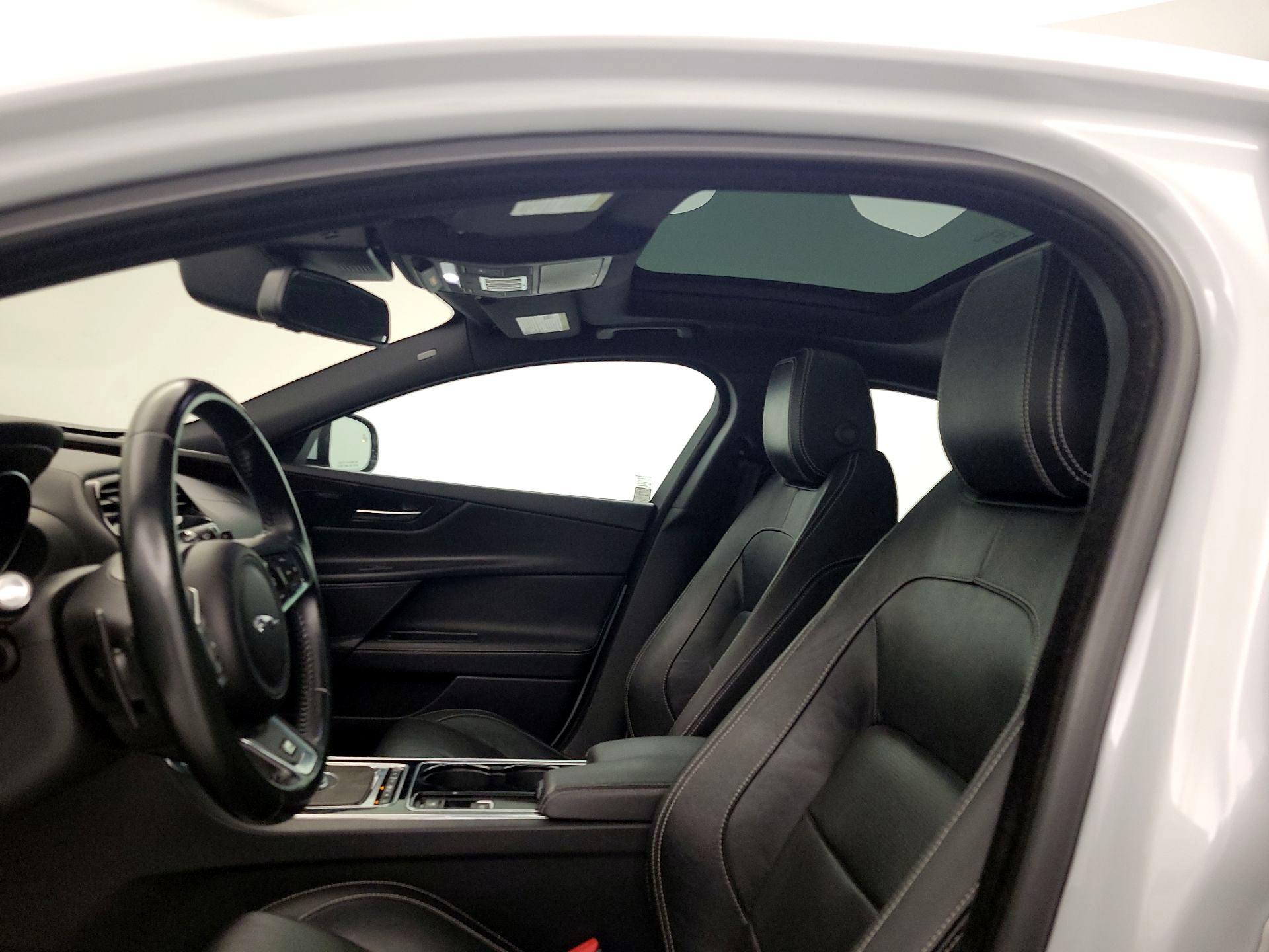 Thumbnail: 2017 Jaguar XE - 19