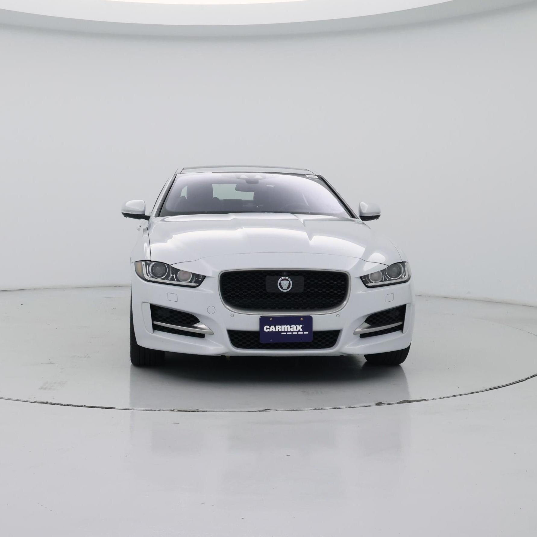 Thumbnail: 2017 Jaguar XE - 5
