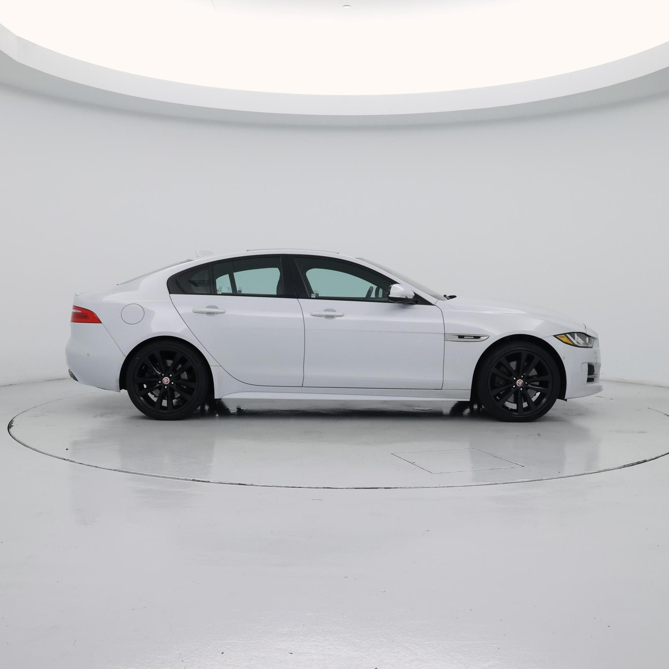 Thumbnail: 2017 Jaguar XE - 7