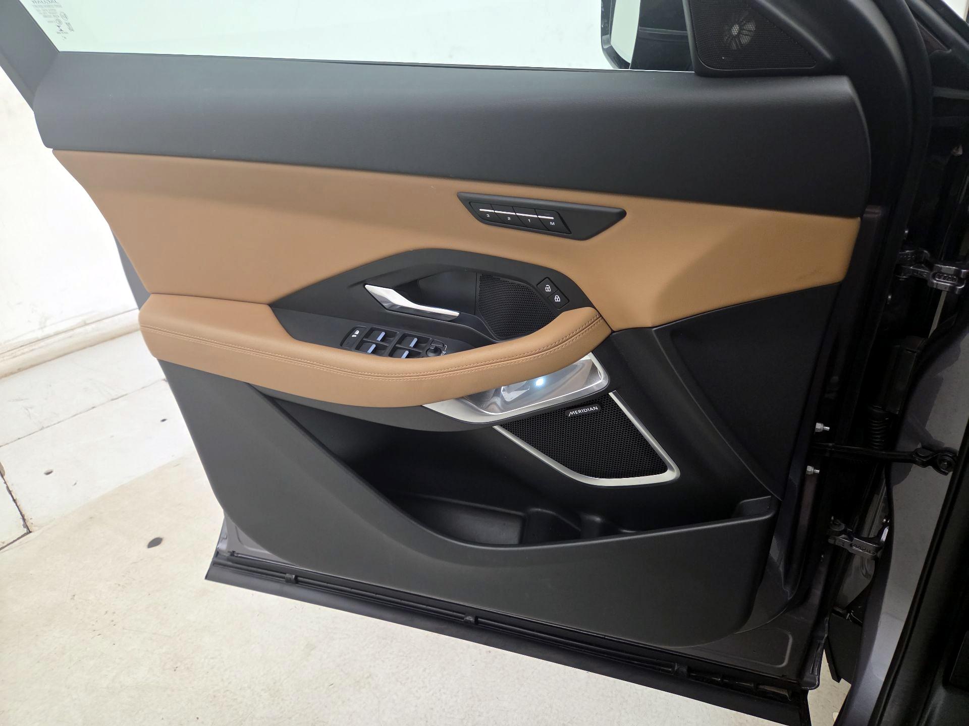 Thumbnail: 2021 Jaguar E-Pace - 12