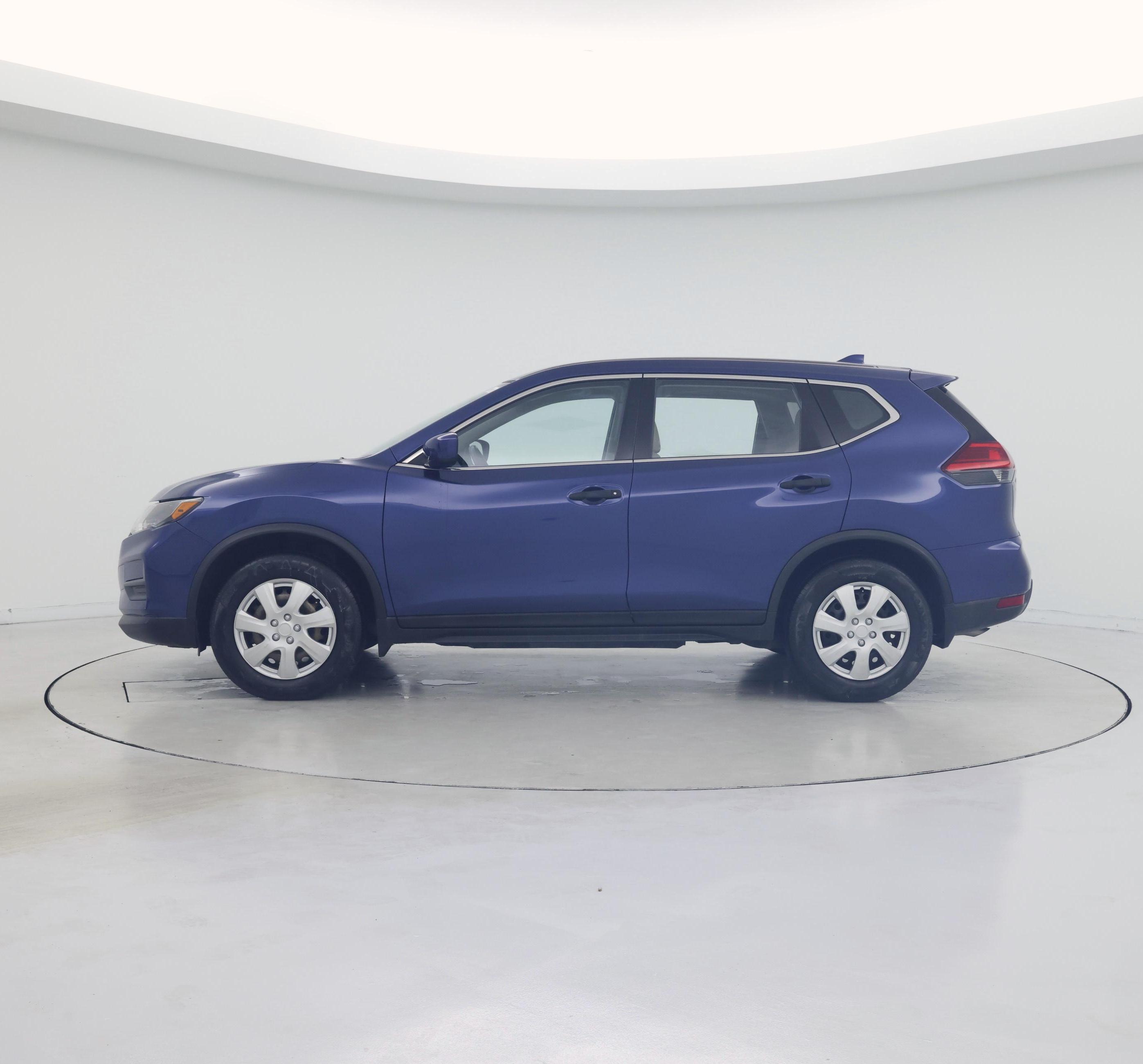Thumbnail: 2017 Nissan Rogue - 3
