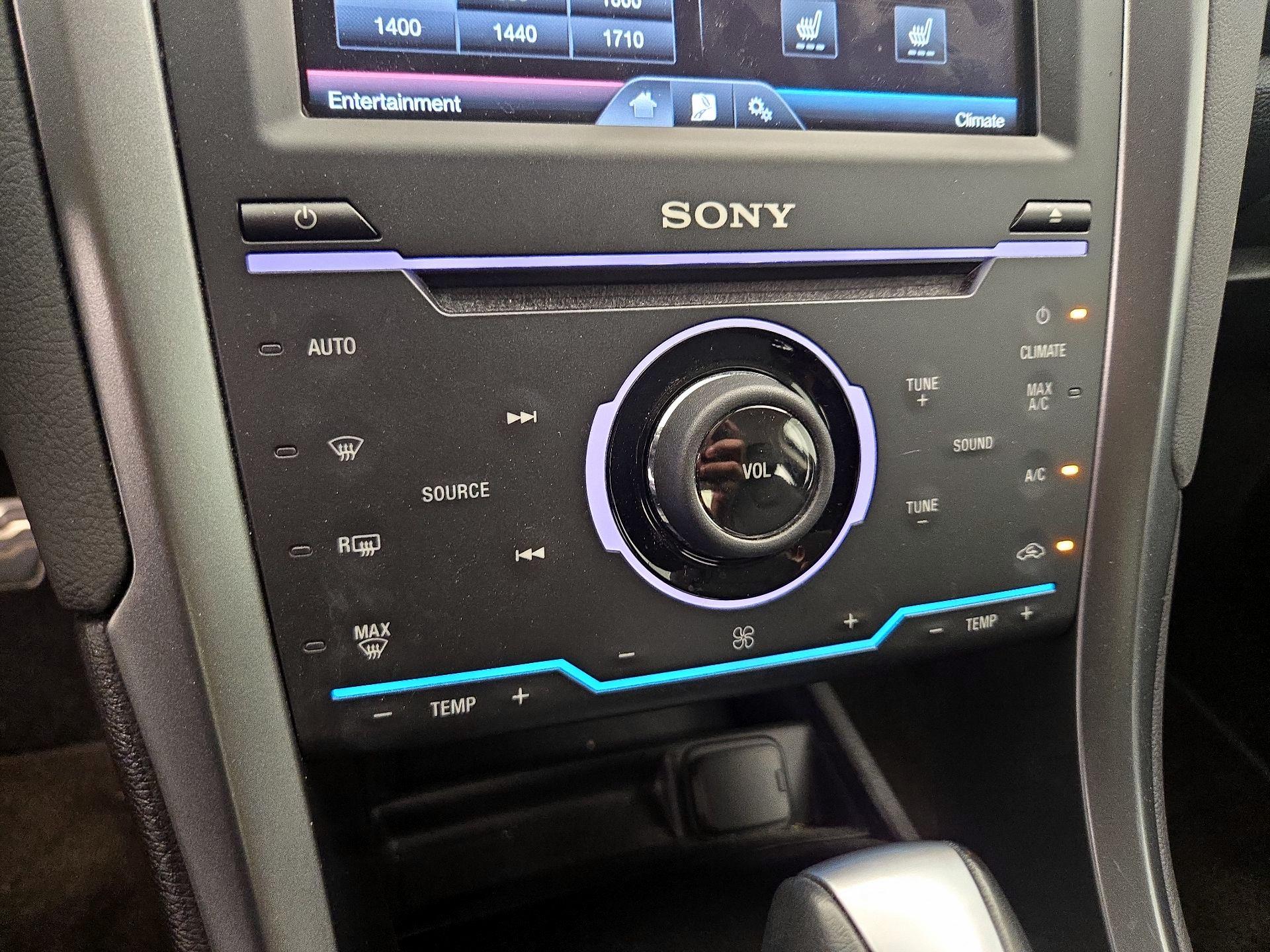 Thumbnail: 2015 Ford Fusion - 16