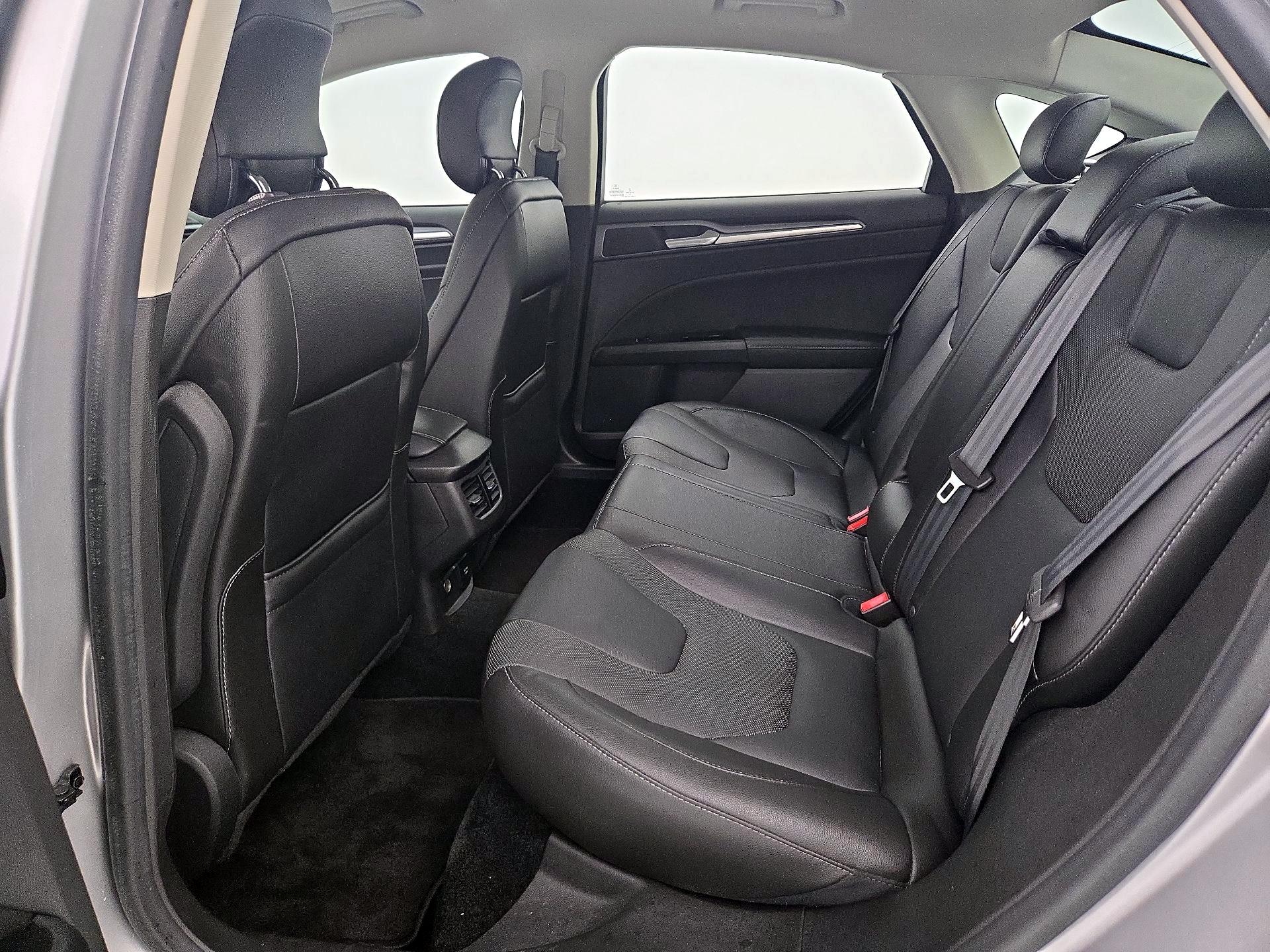 Thumbnail: 2015 Ford Fusion - 19