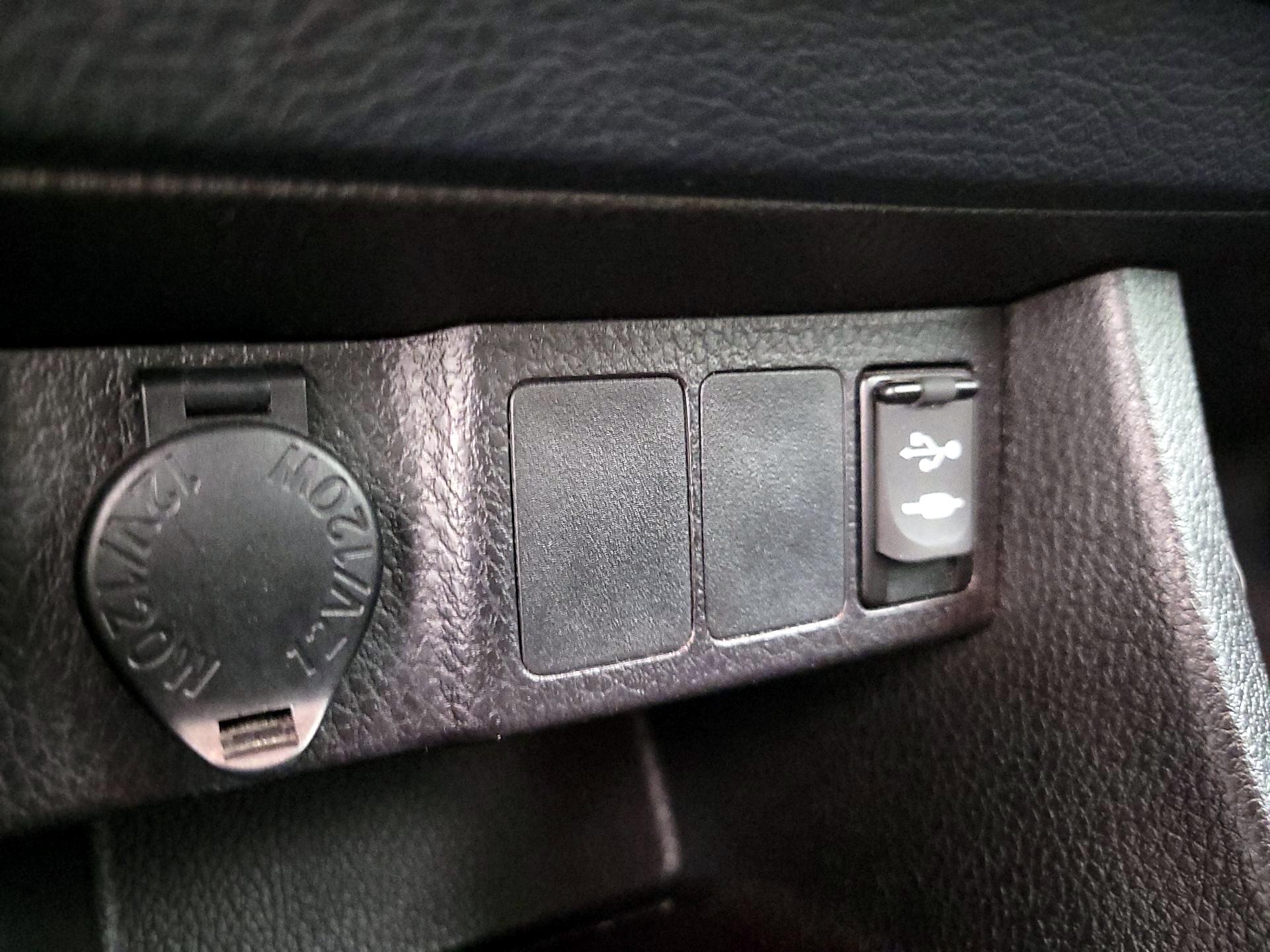 Thumbnail: 2016 Toyota Corolla - 18