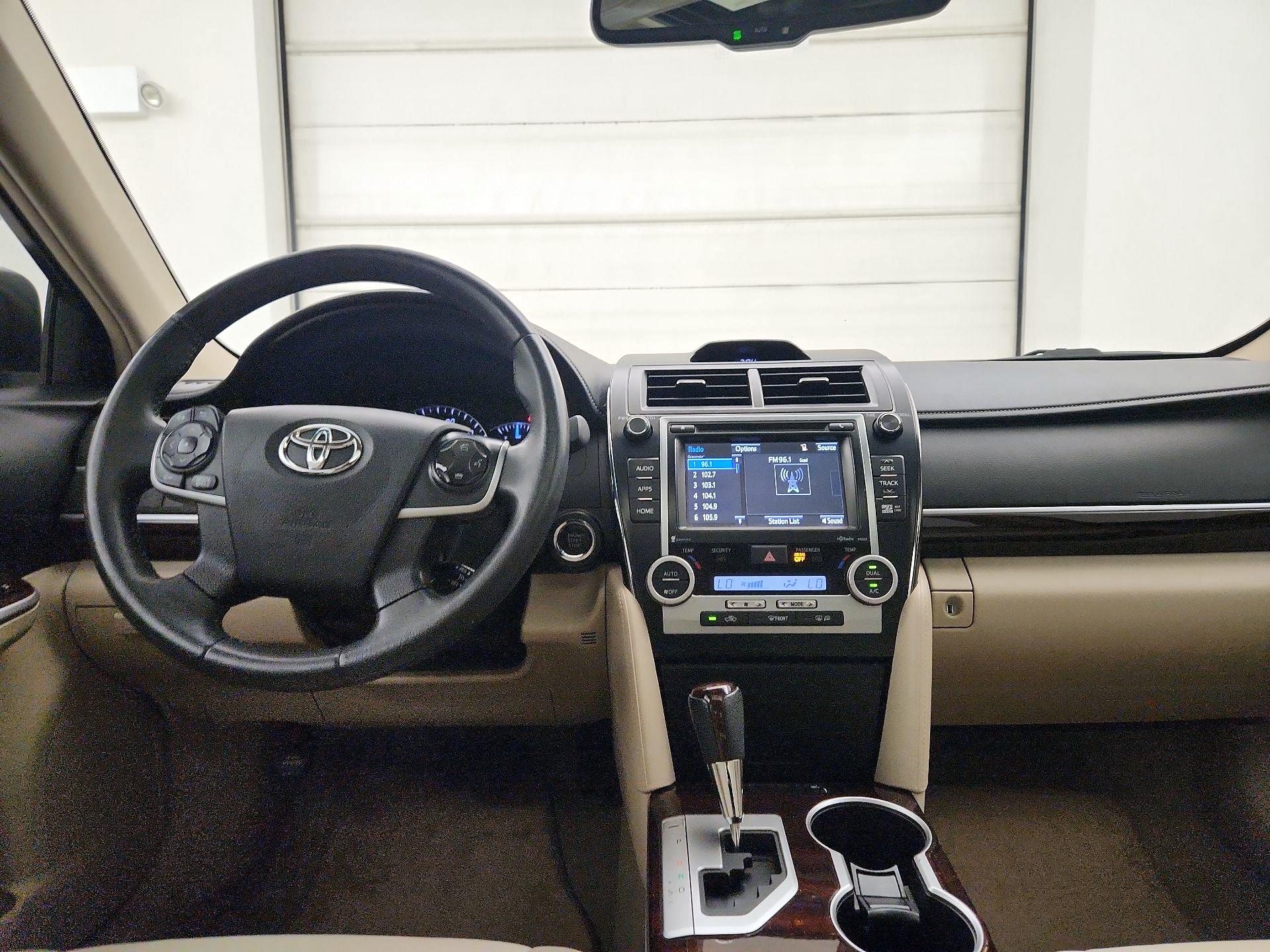 Thumbnail: 2014 Toyota Camry - 9