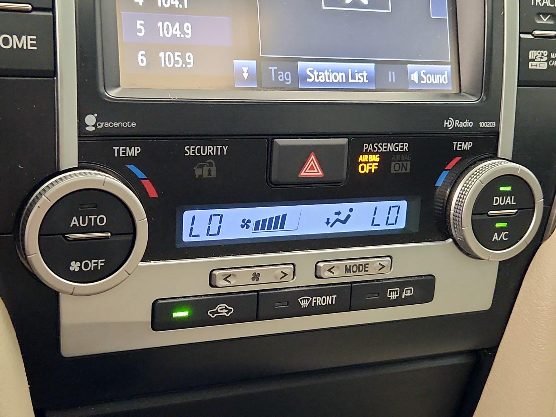 Thumbnail: 2014 Toyota Camry - 16