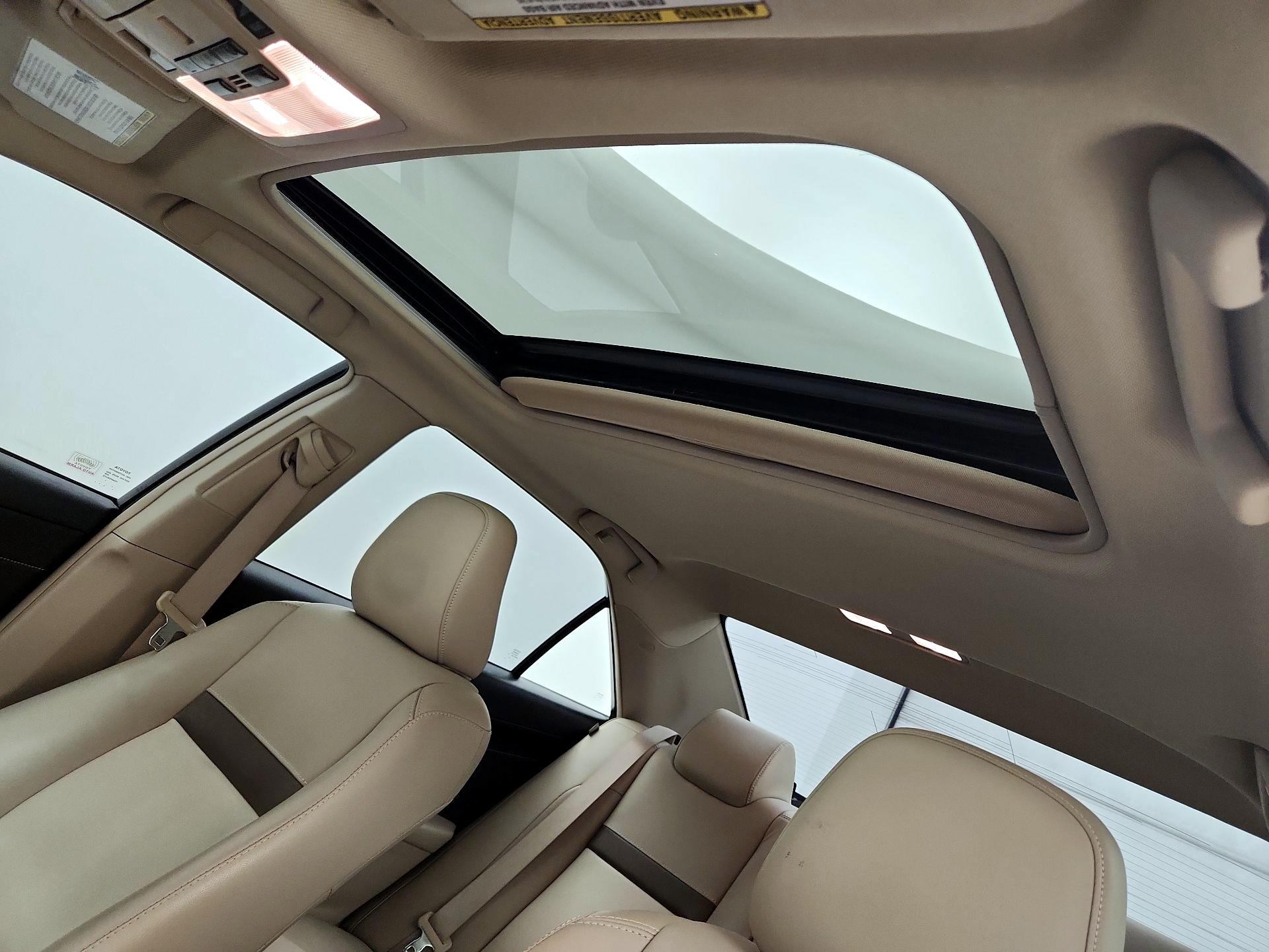 Thumbnail: 2014 Toyota Camry - 18