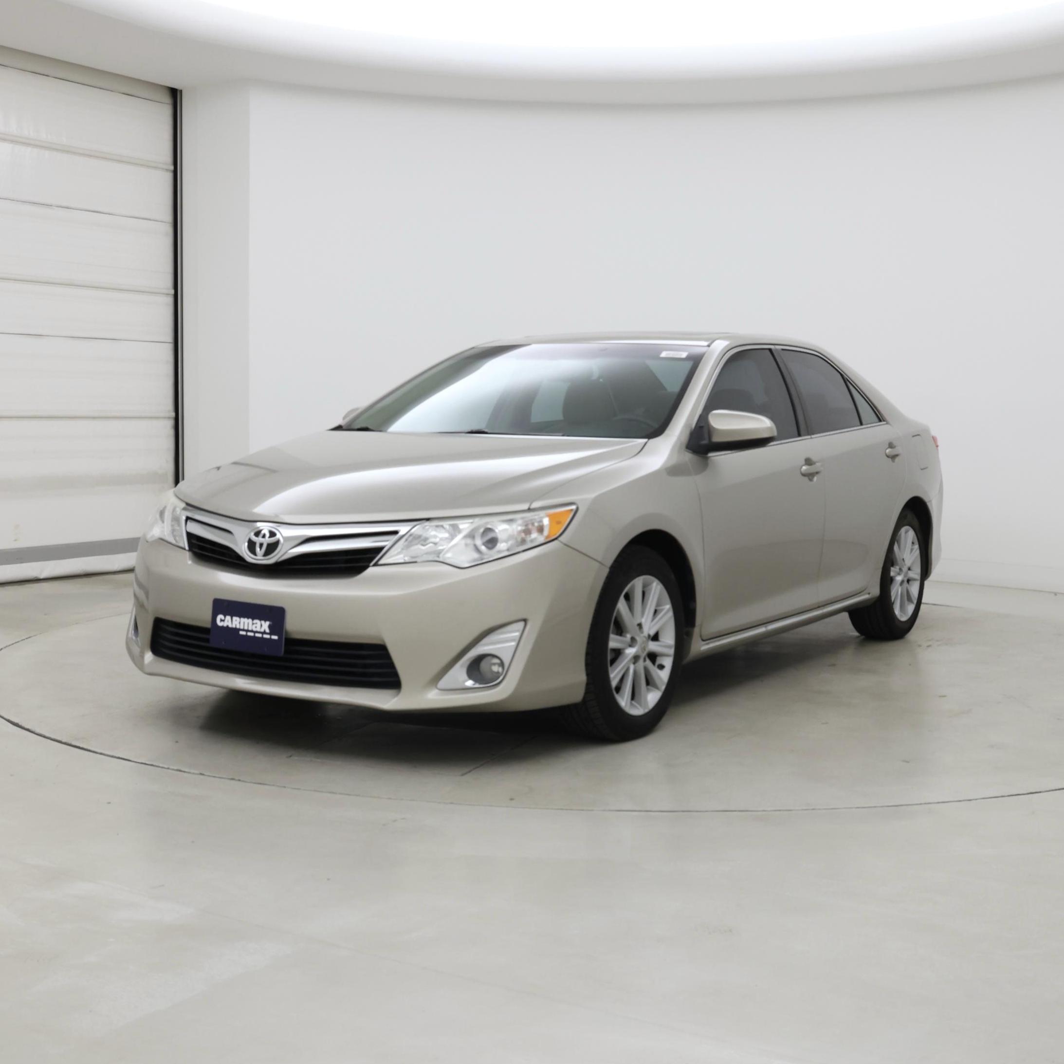 Thumbnail: 2014 Toyota Camry - 4